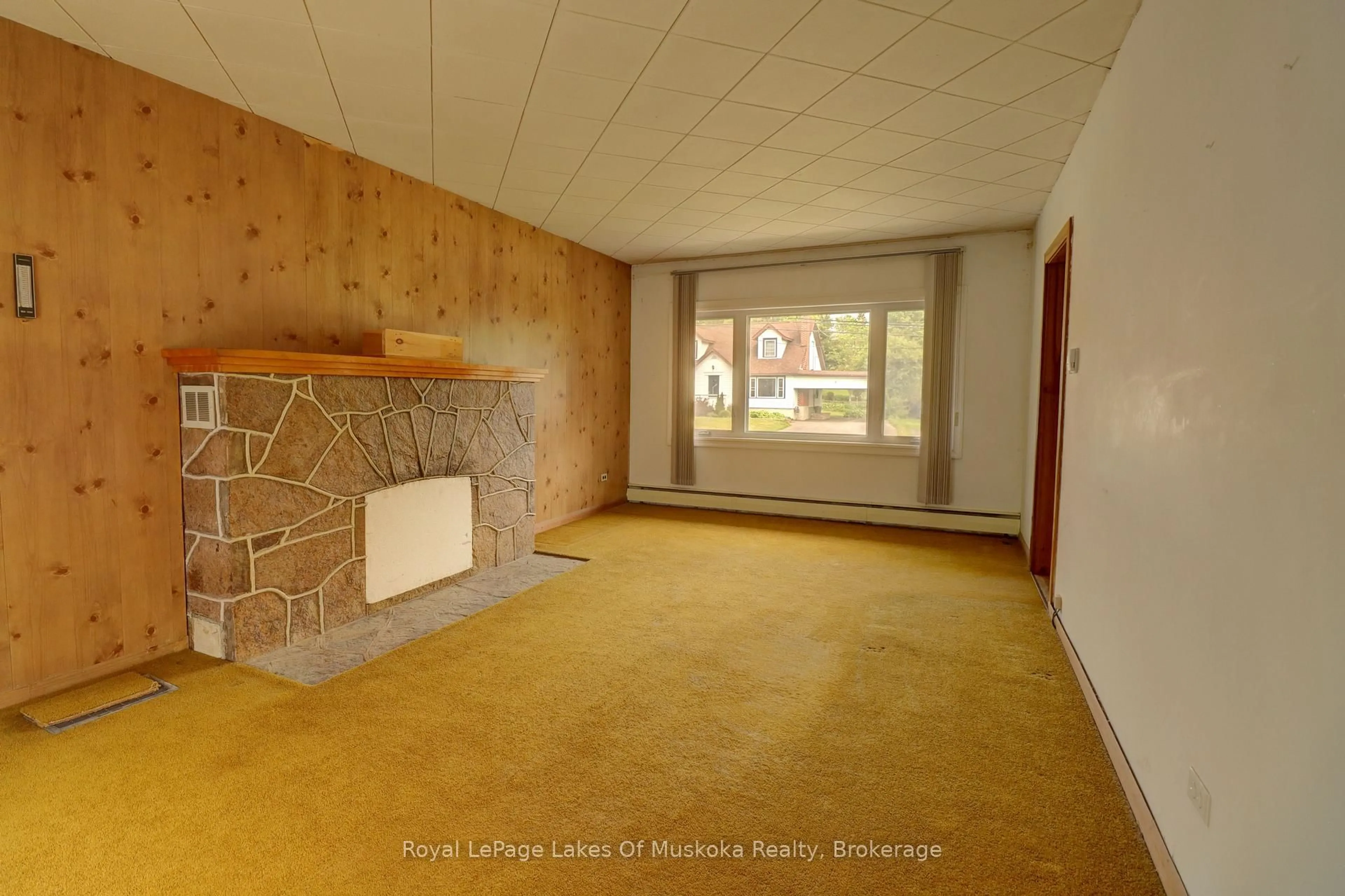 A pic of a room for 6 Morris Ave, Huntsville Ontario P1H 1G6