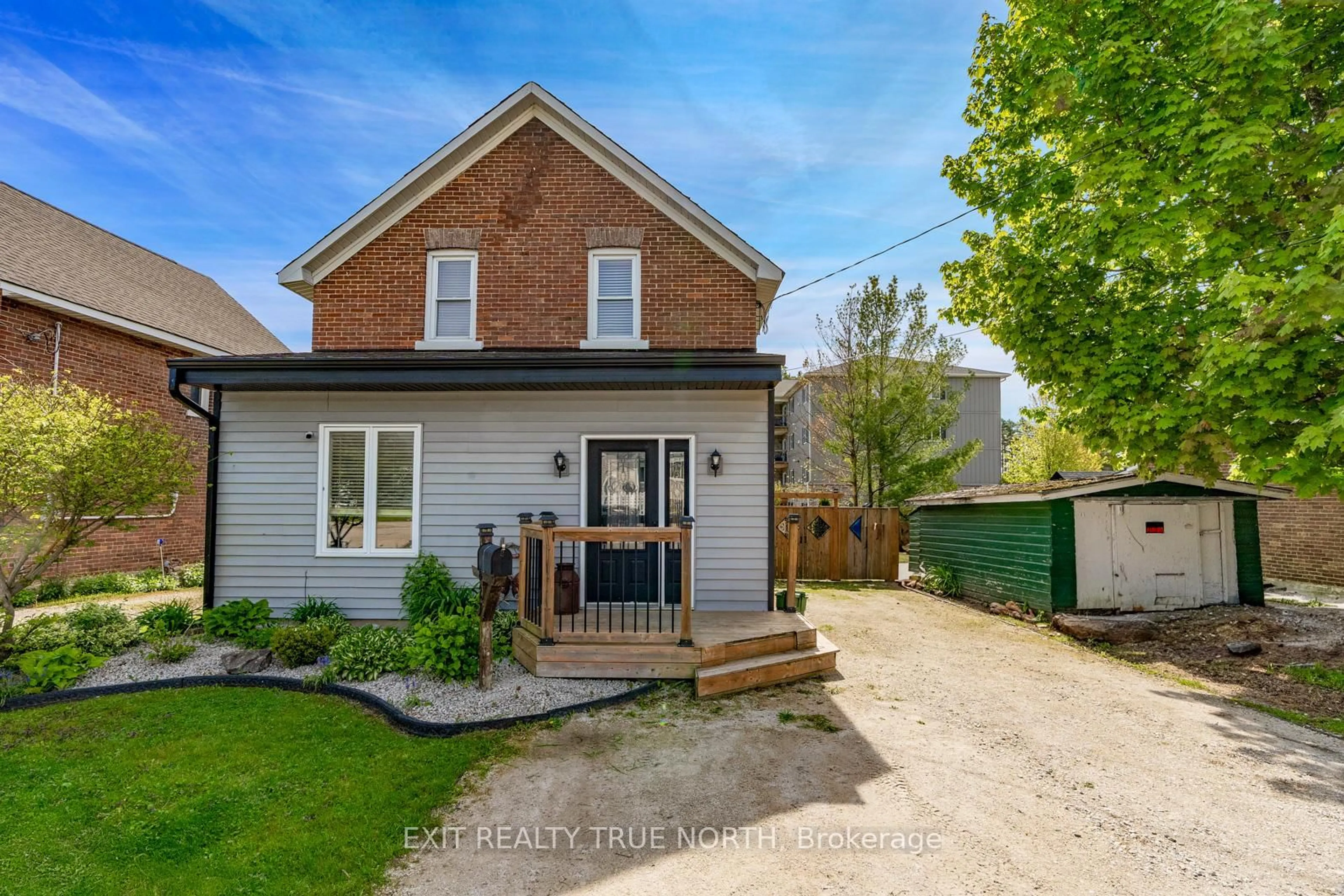 A pic from outside/outdoor area/front of a property/back of a property/a pic from drone, street for 1827 3rd Ave, Owen Sound Ontario N4K 4R7