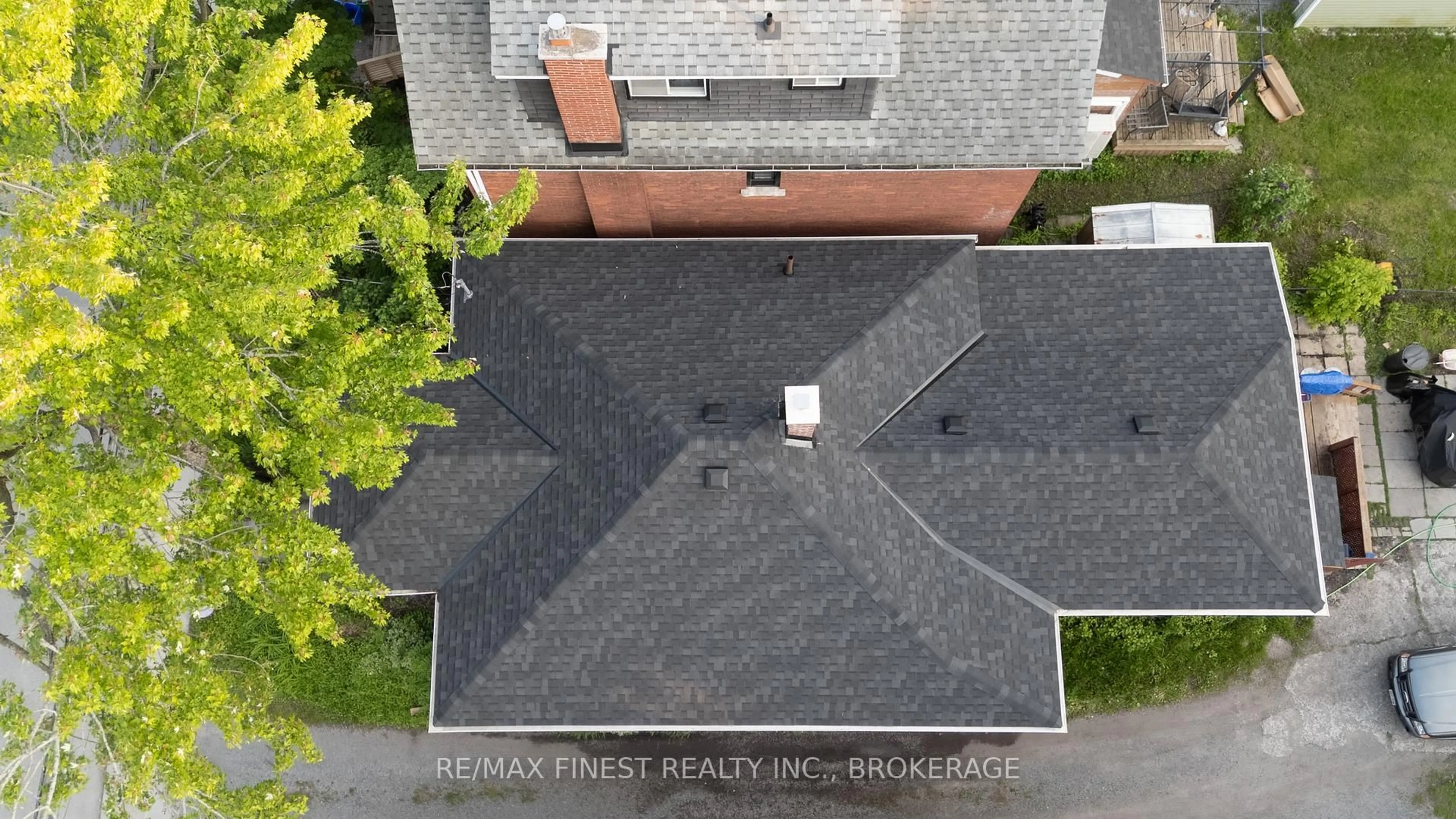A pic from outside/outdoor area/front of a property/back of a property/a pic from drone, city buildings view from balcony for 434 Alfred St, Kingston Ontario K7K 4H9