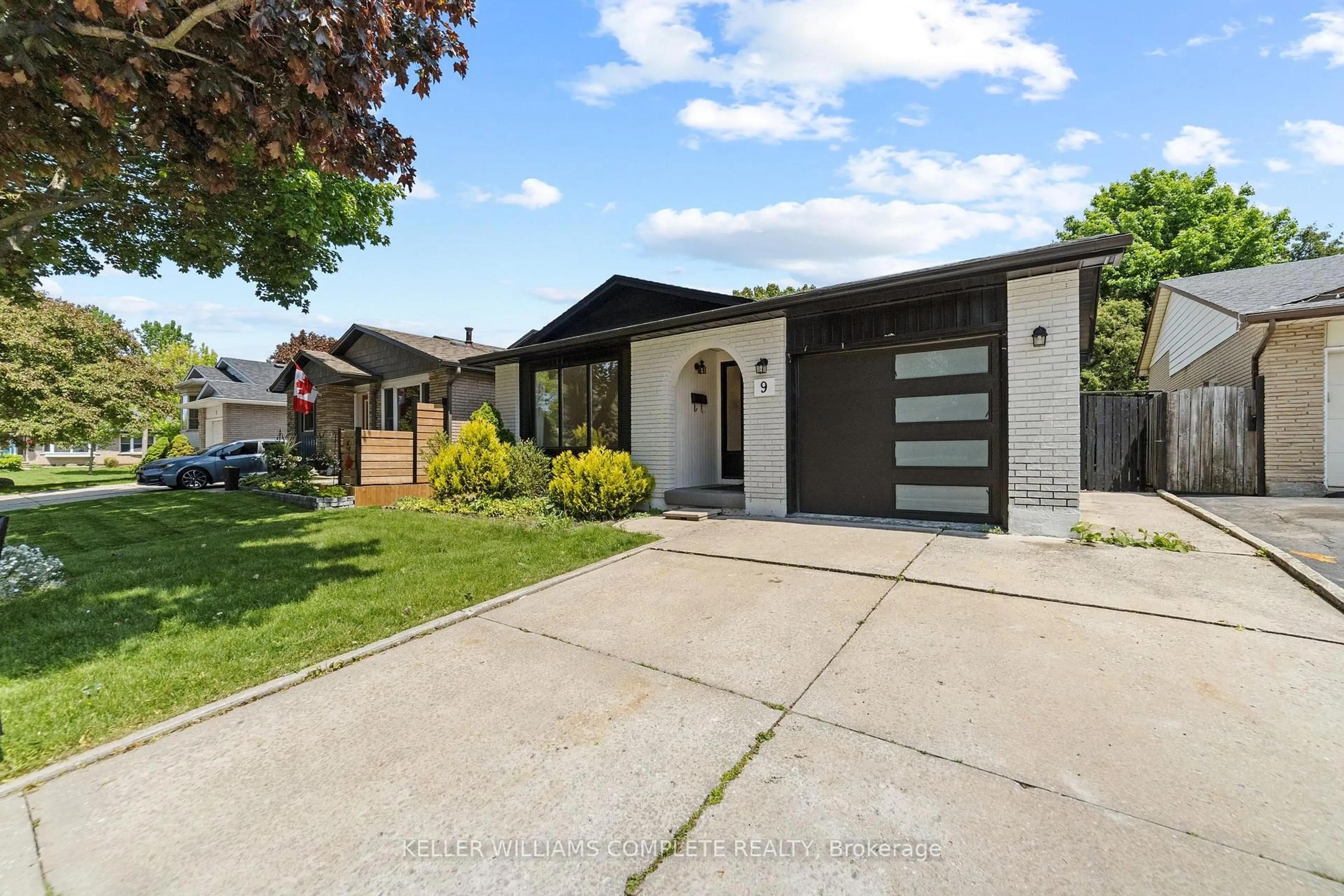 Unknown for 9 Piper Pl, Hamilton Ontario L9C 6X5