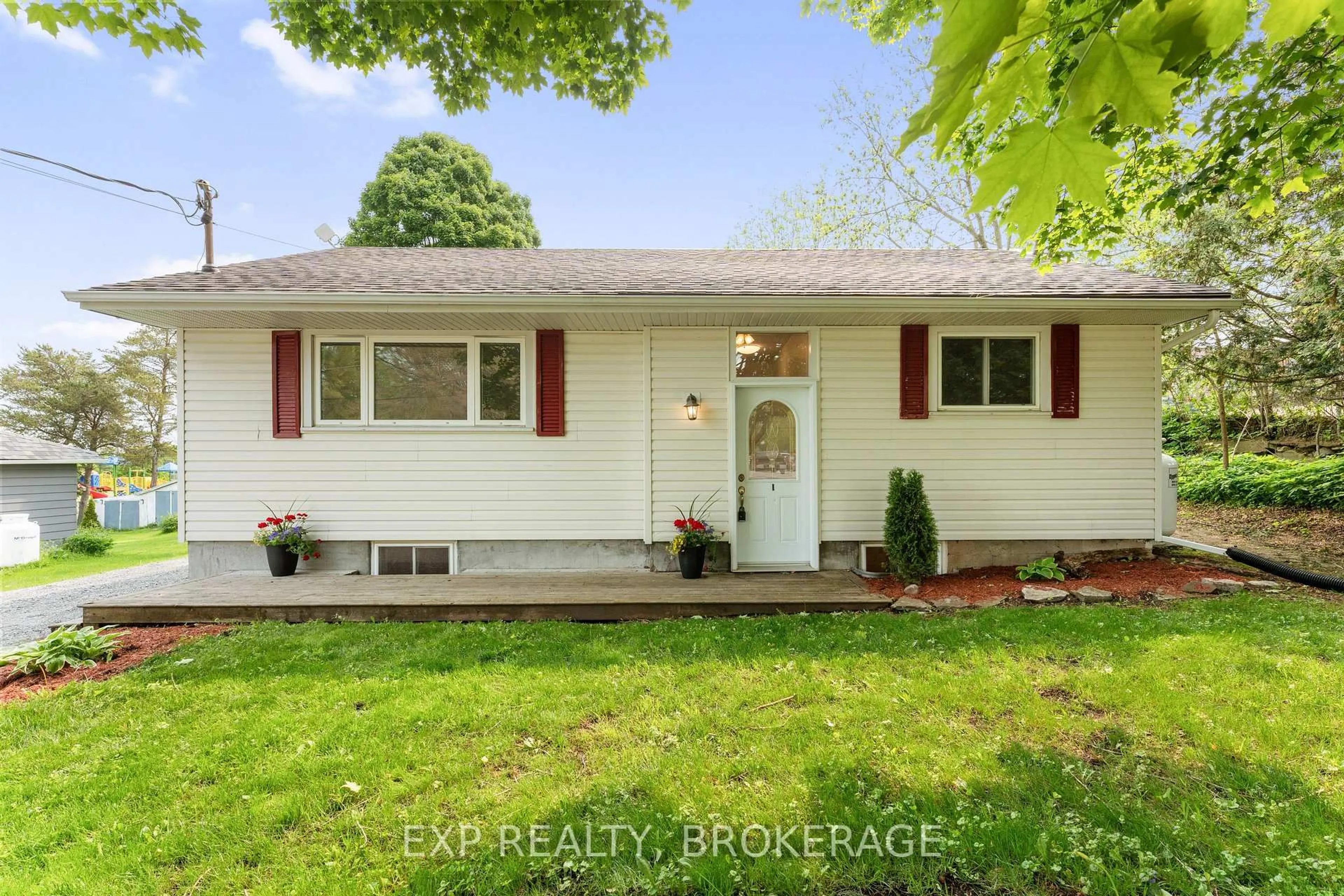 Home with vinyl exterior material, street for 4344 Wheatley St, Sydenham Ontario K0H 2T0
