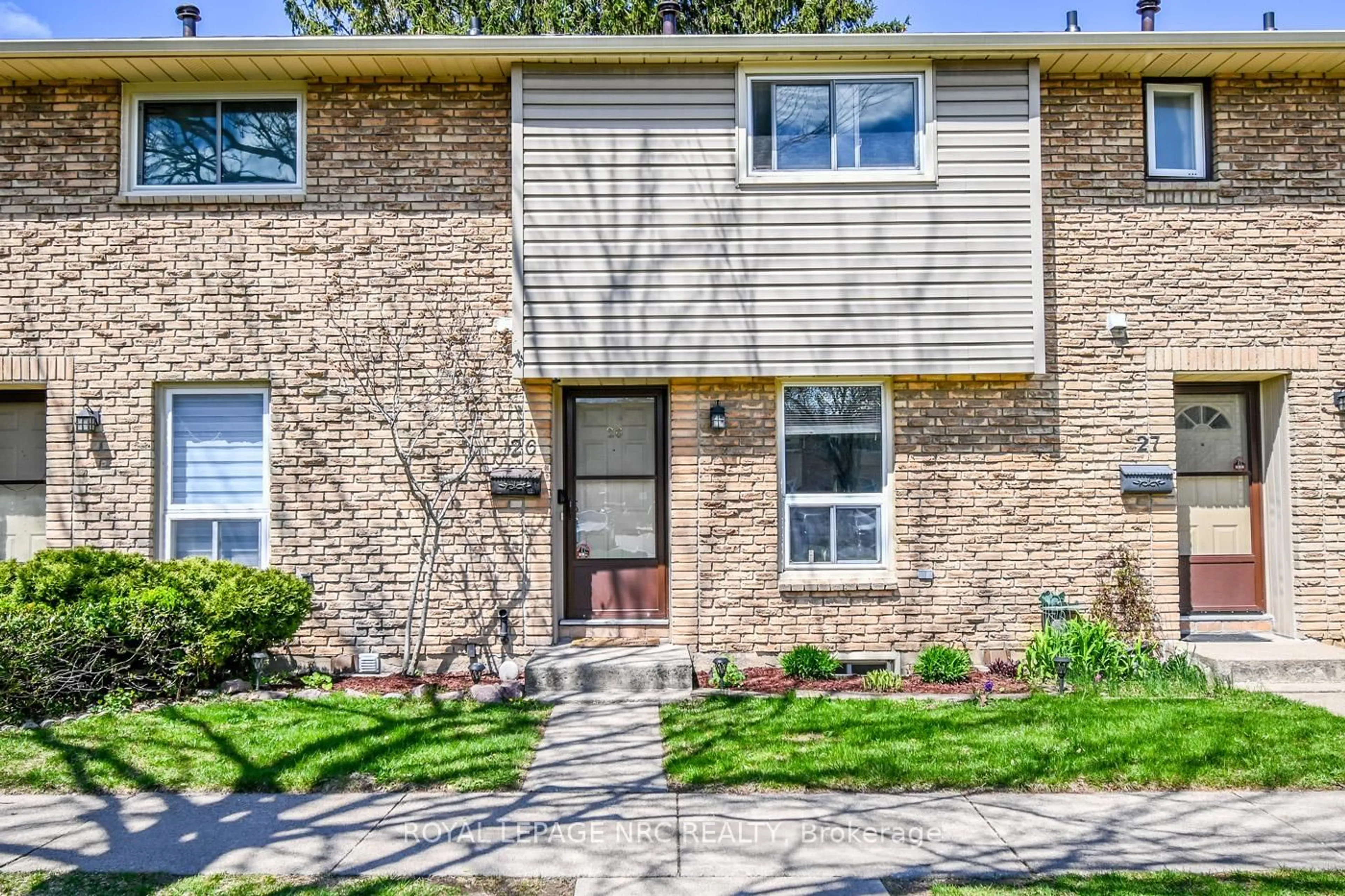 Home with brick exterior material, street for 75 Ventura Dr #26, St. Catharines Ontario L2R 7J7