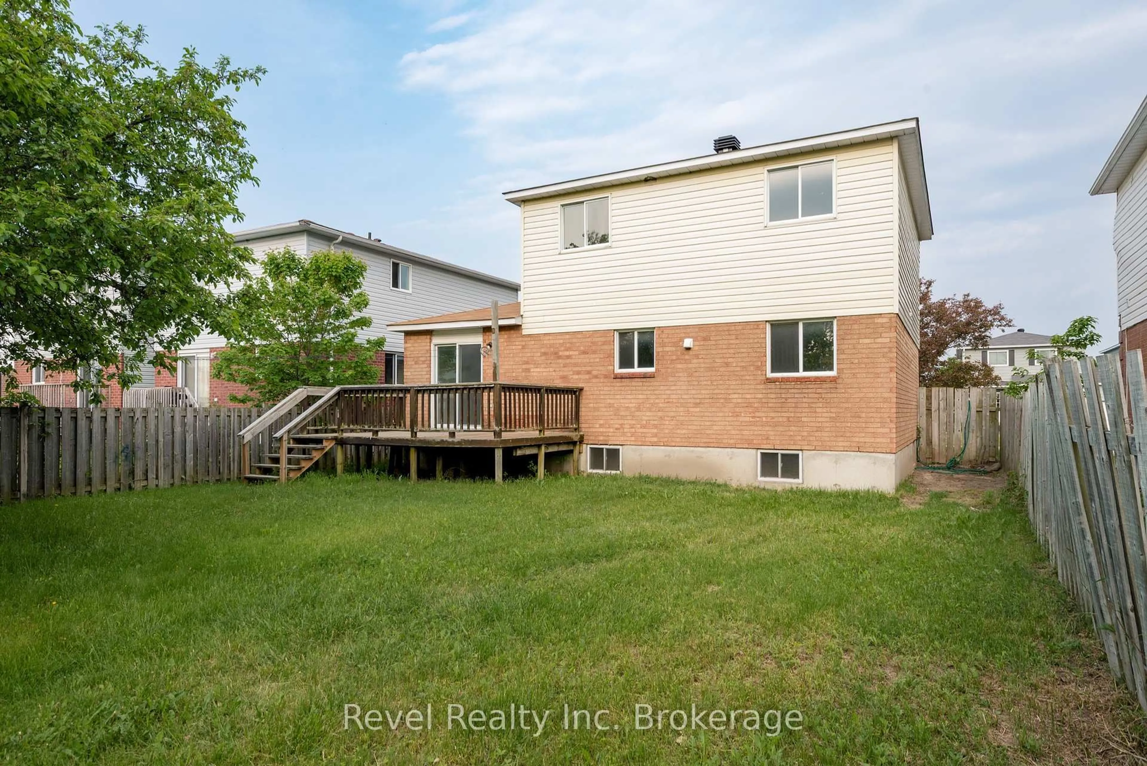 Patio, street for 310 Champlain St, North Bay Ontario P1B 9P9