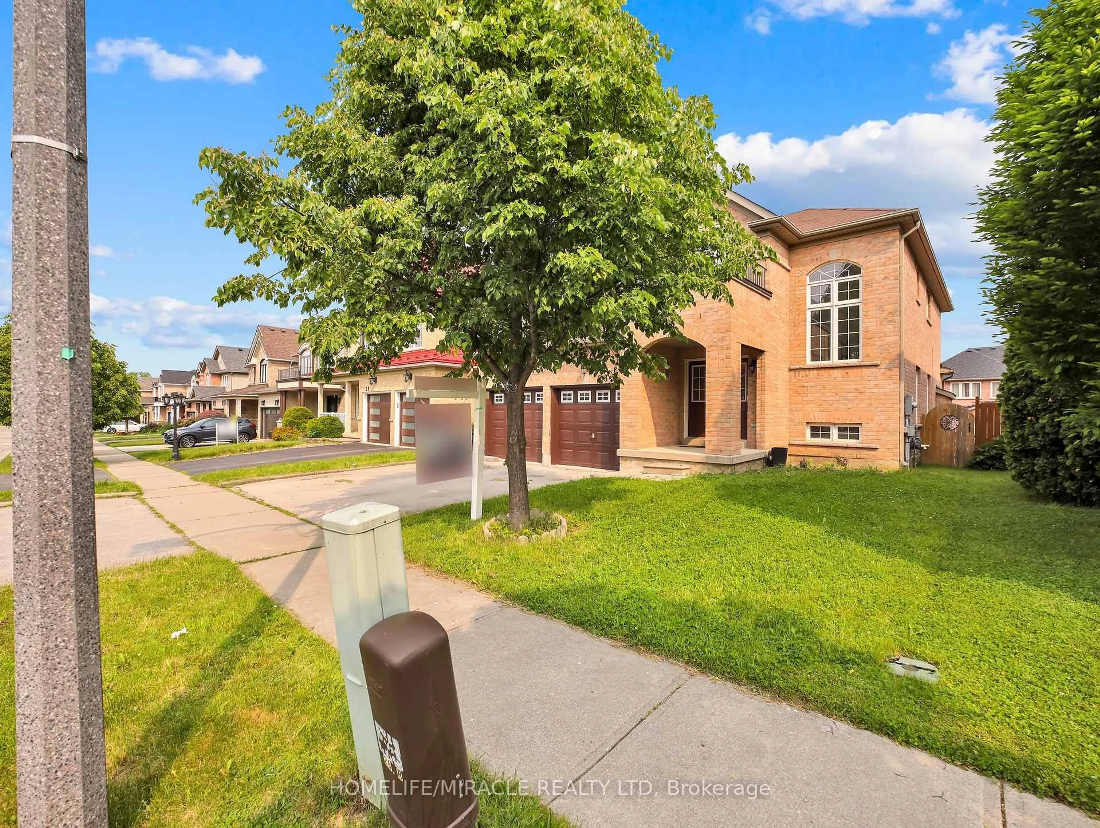 A pic from outside/outdoor area/front of a property/back of a property/a pic from drone, street for 26 Stephenson Rd, Brantford Ontario N3S 0B4