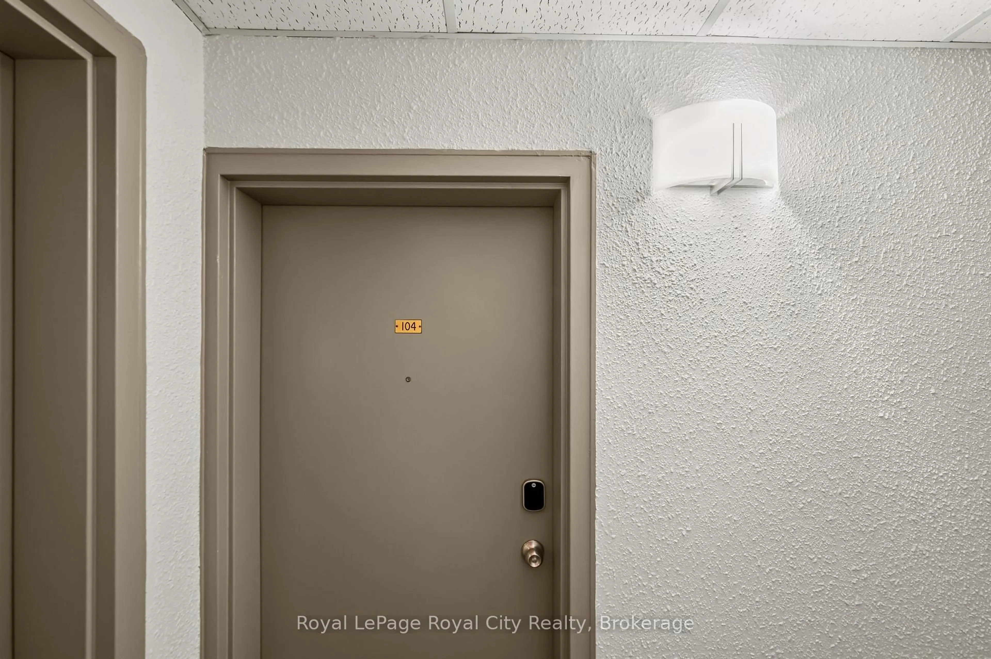 Indoor entryway for 234 Willow Rd #104, Guelph Ontario N1H 7C6