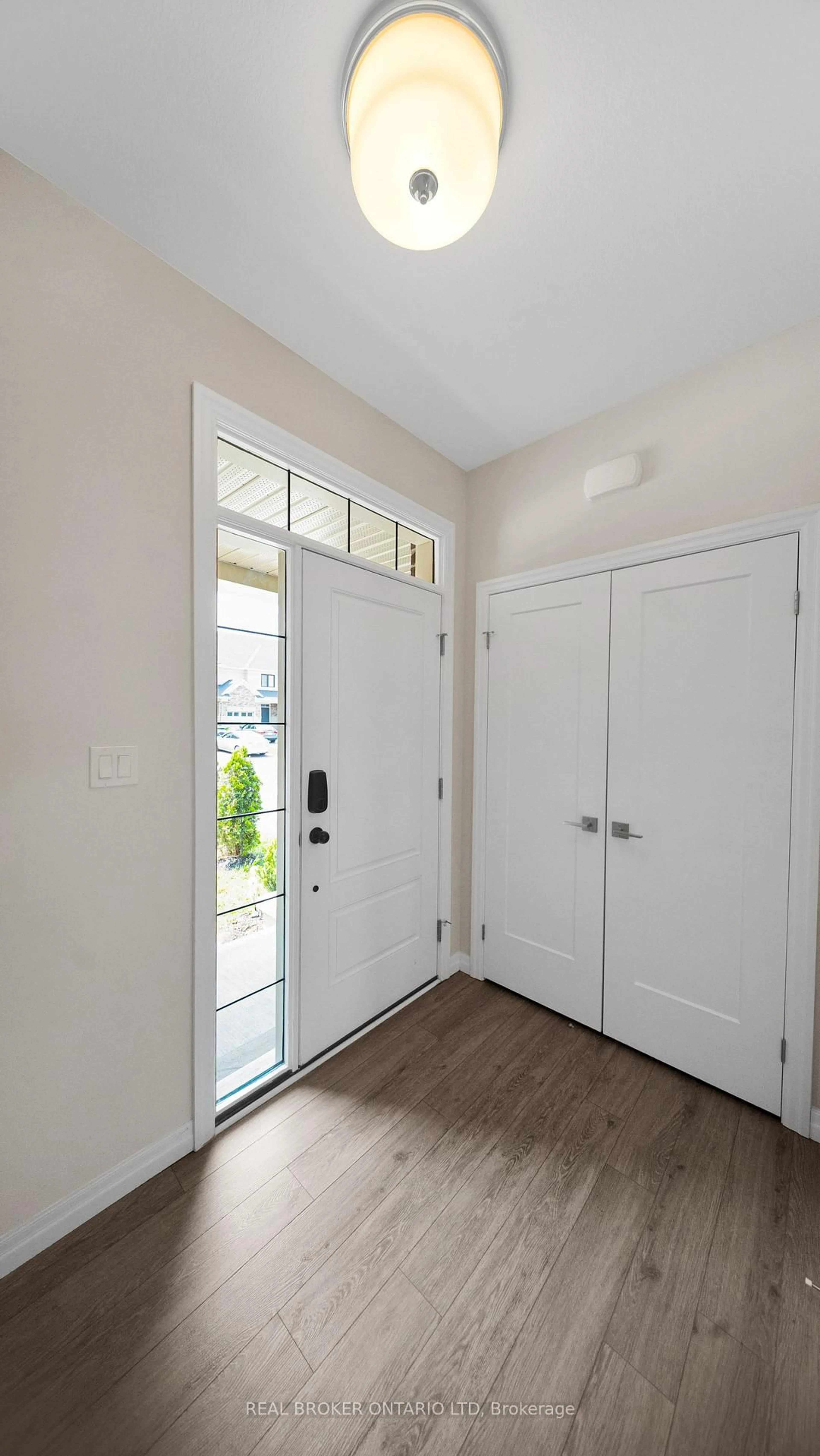Indoor entryway for 93 Keba Cres, Tillsonburg Ontario N4G 0K6