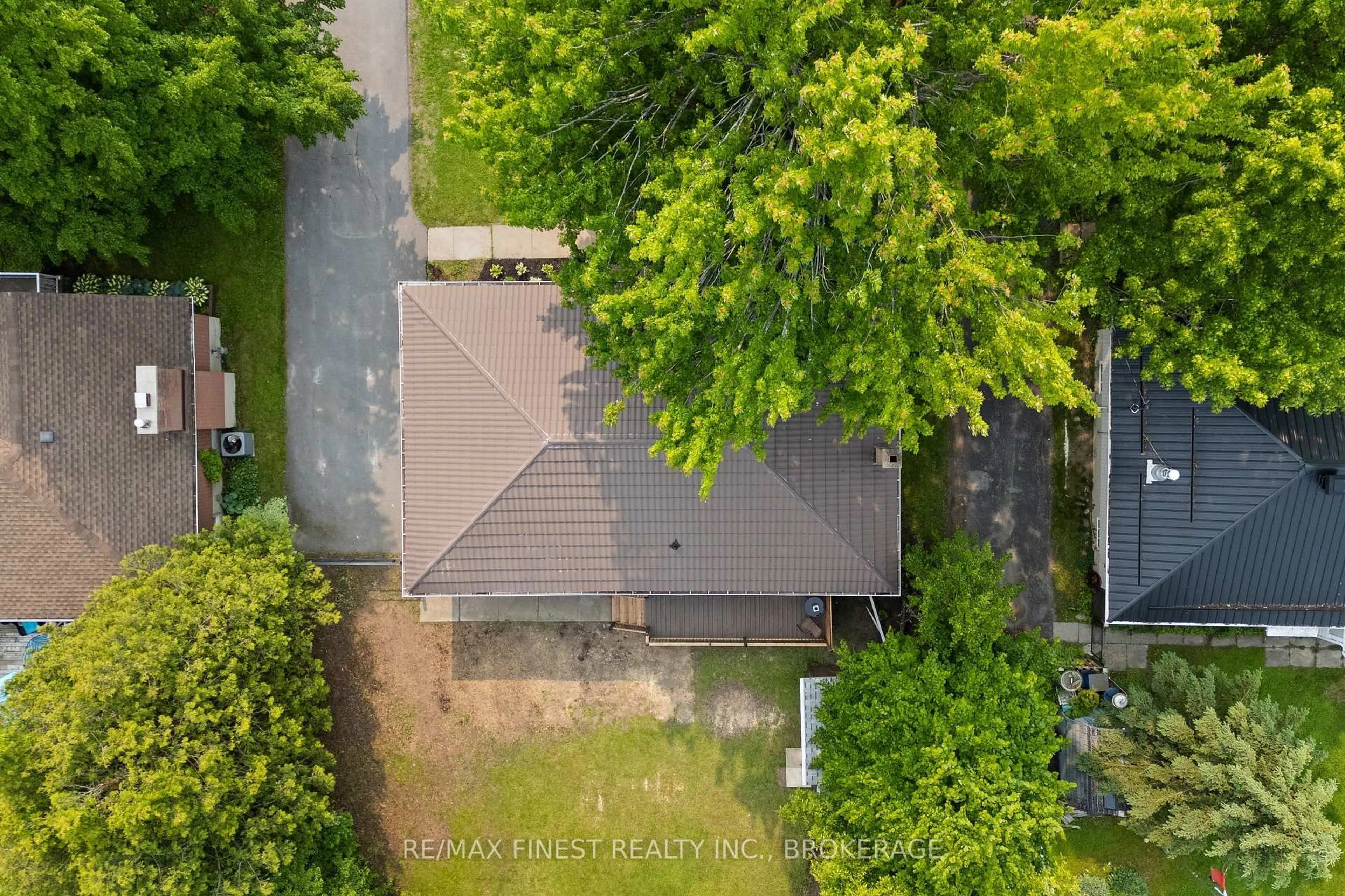 A pic from outside/outdoor area/front of a property/back of a property/a pic from drone, street for 1280 Westbrook Rd, Kingston Ontario K7P 0N6