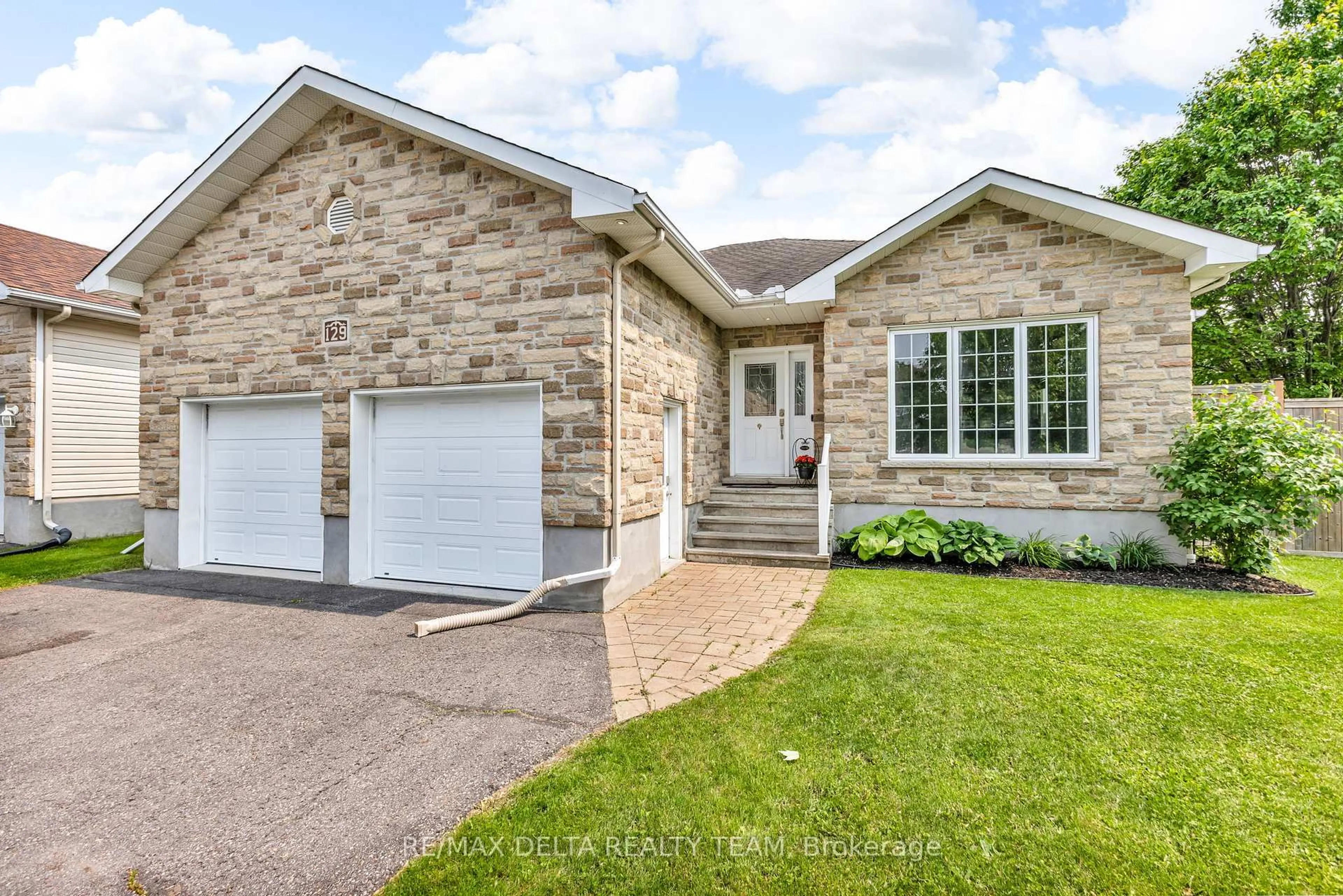 Home with brick exterior material, street for 129 Royal Crt, The Nation Ontario K0A 2M0