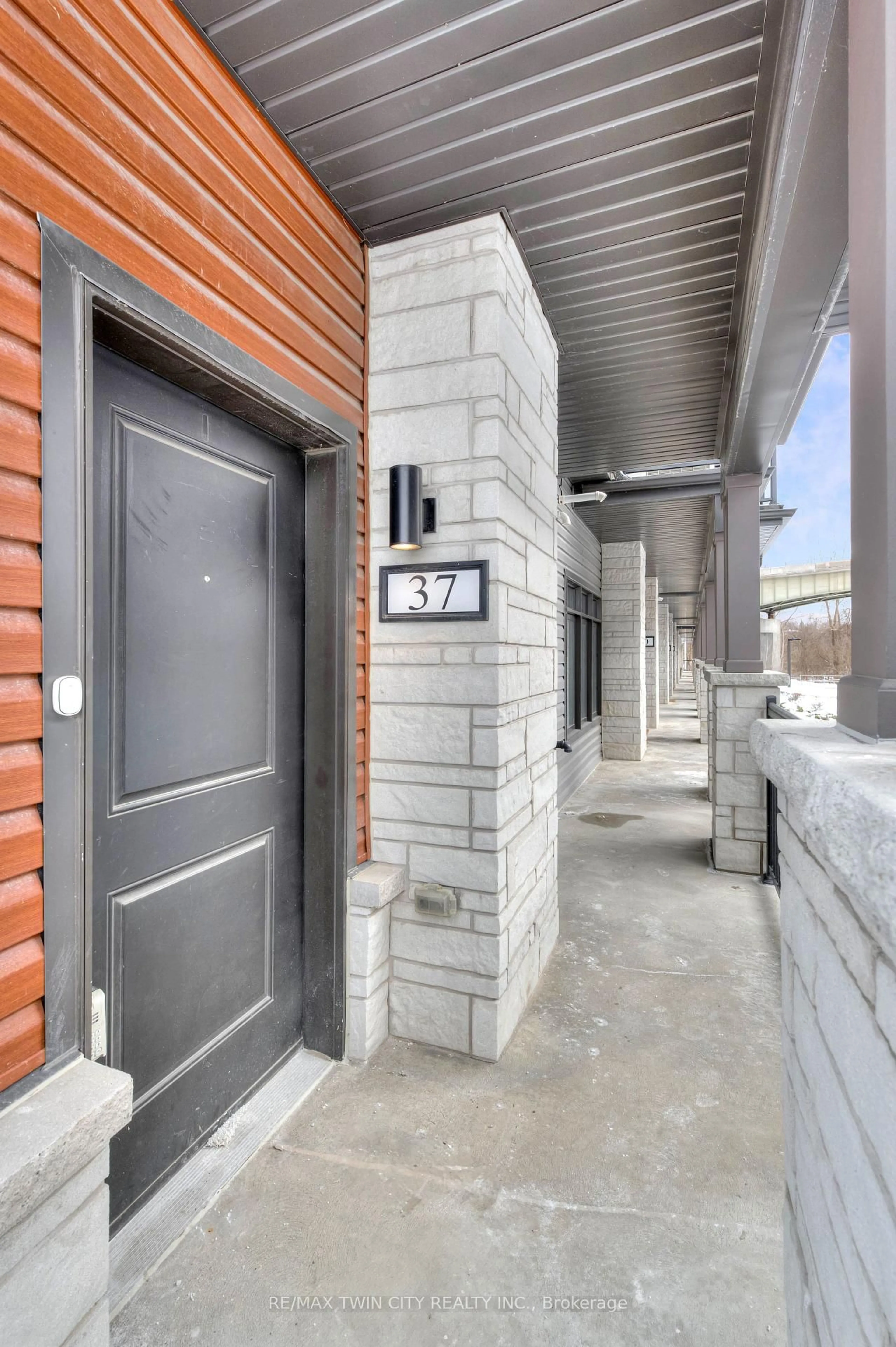 Unknown for 2 Willow St #37, Brant Ontario N3L 0K7