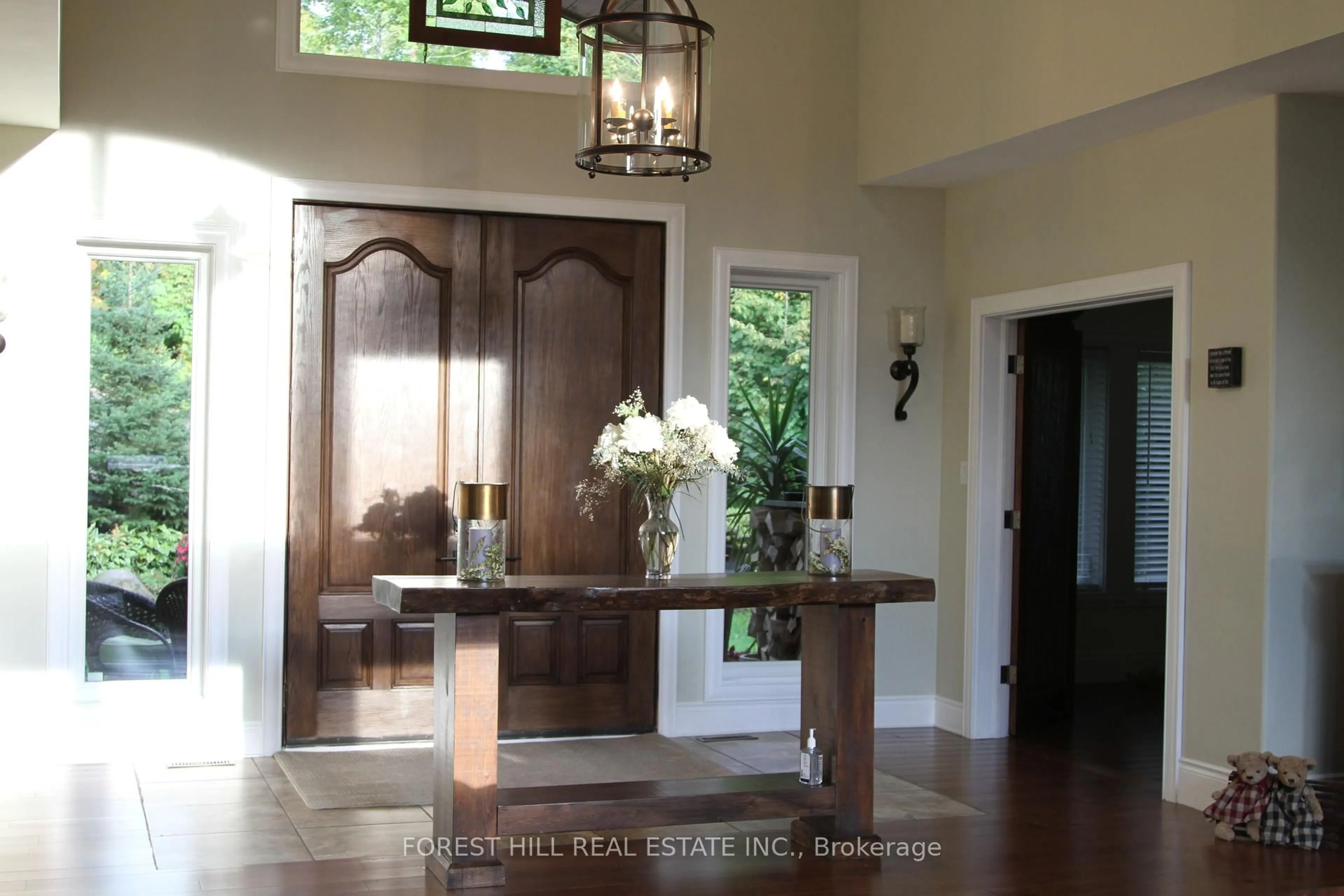 Indoor entryway for 12 Cardinal Crt, McKellar Ontario P2A 0B4