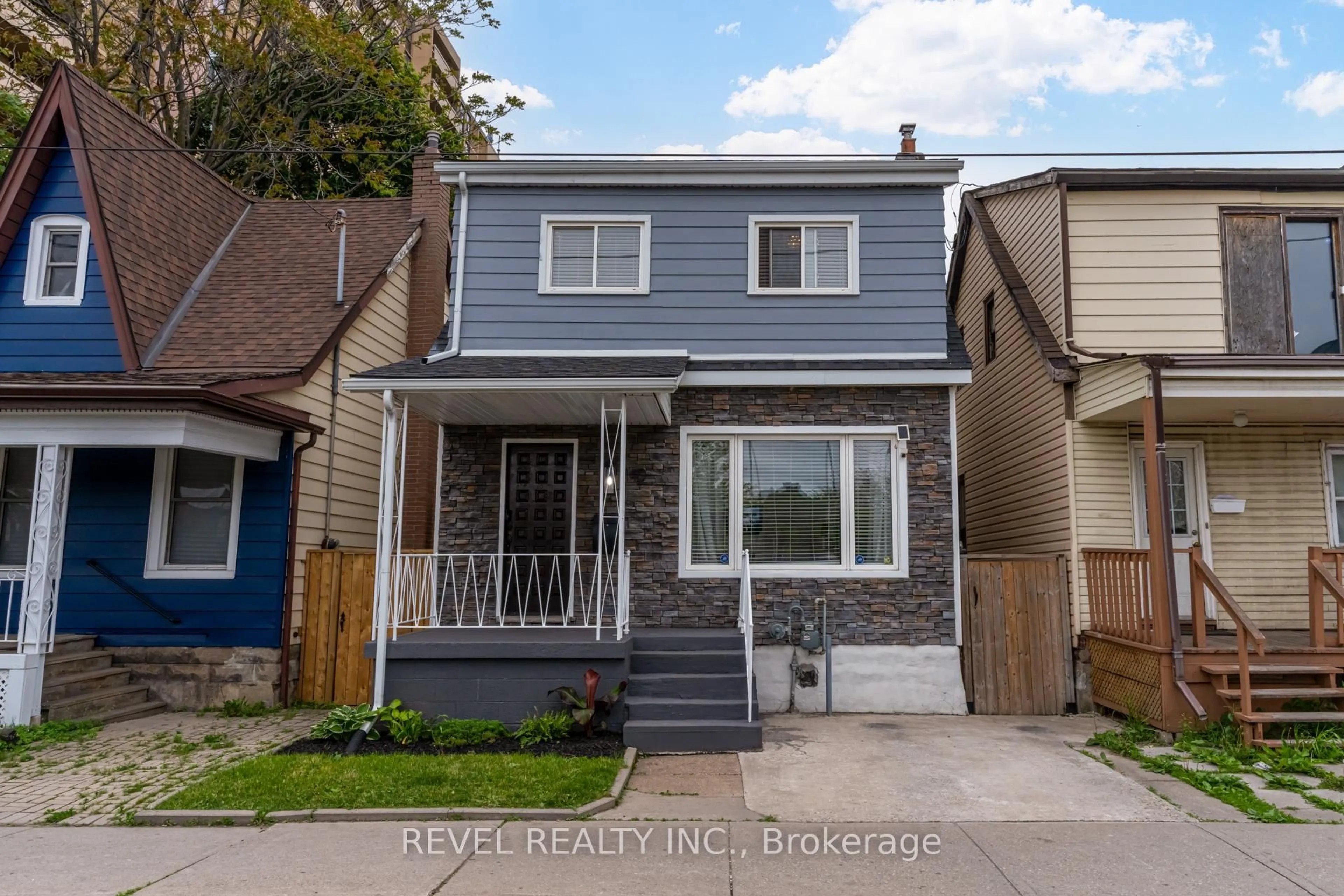 Unknown for 140 Sanford Ave, Hamilton Ontario L8L 5Z5