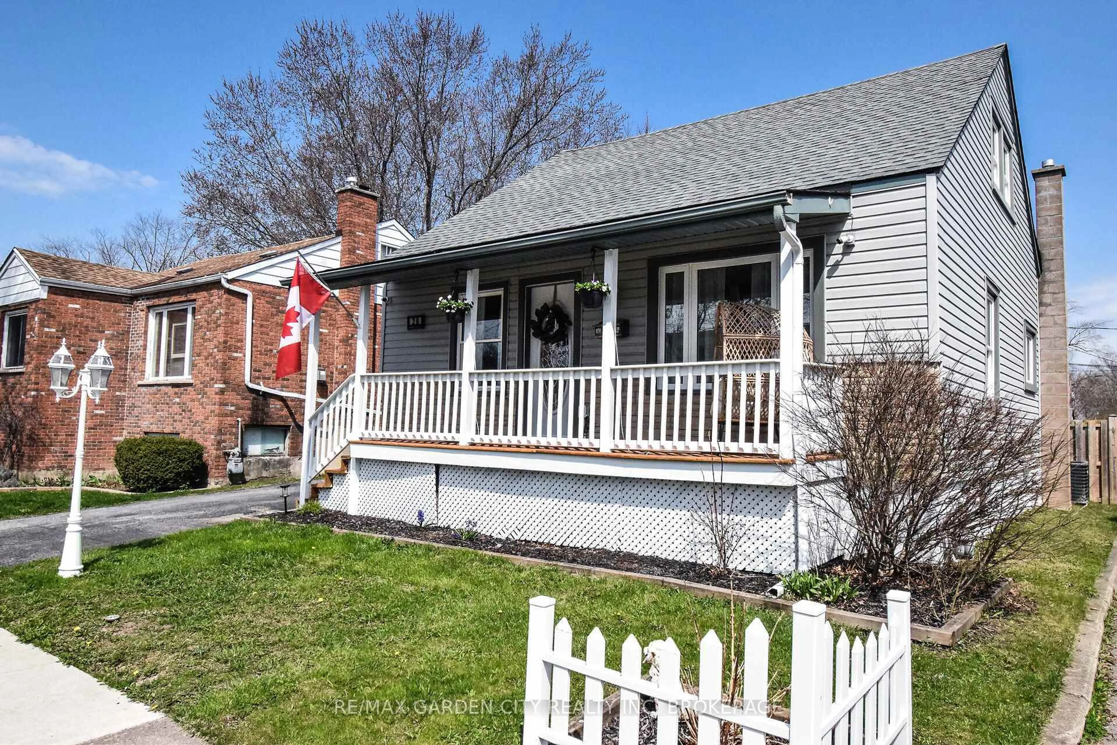 Home with brick exterior material, street for 20 Ajax Ave, Welland Ontario L3B 4W8