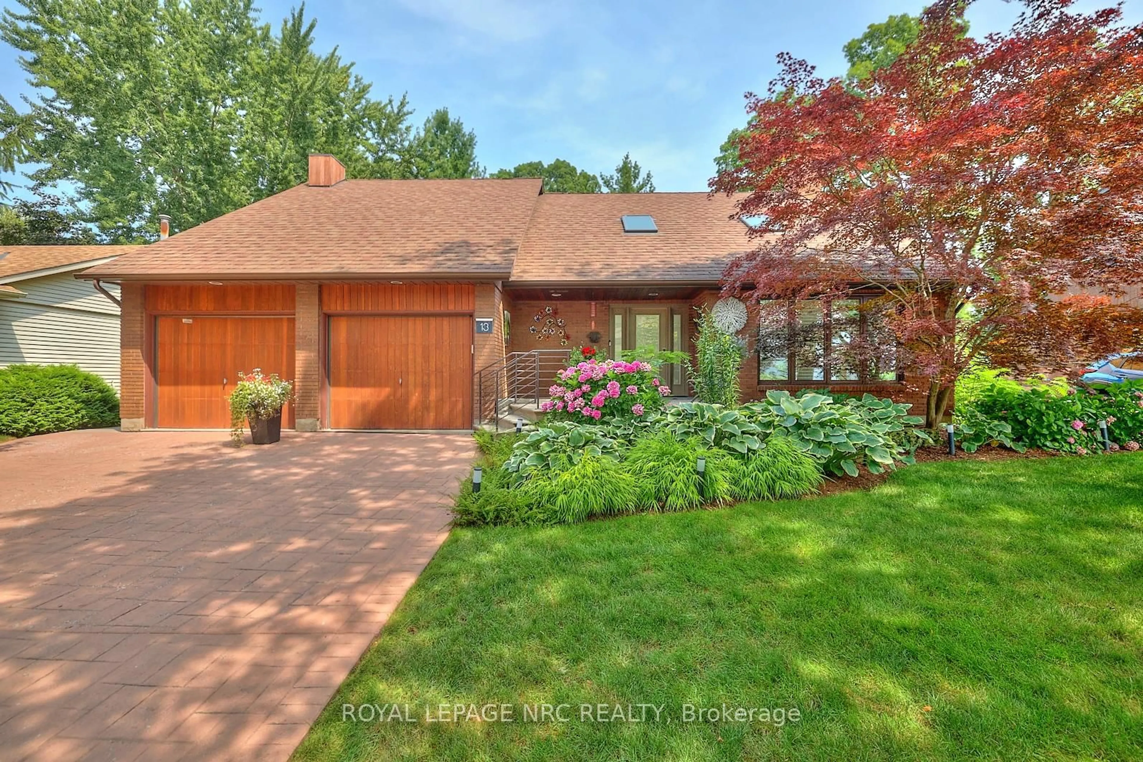 Home with brick exterior material, street for 13 OAK Dr, Niagara-on-the-Lake Ontario L0S 1J0