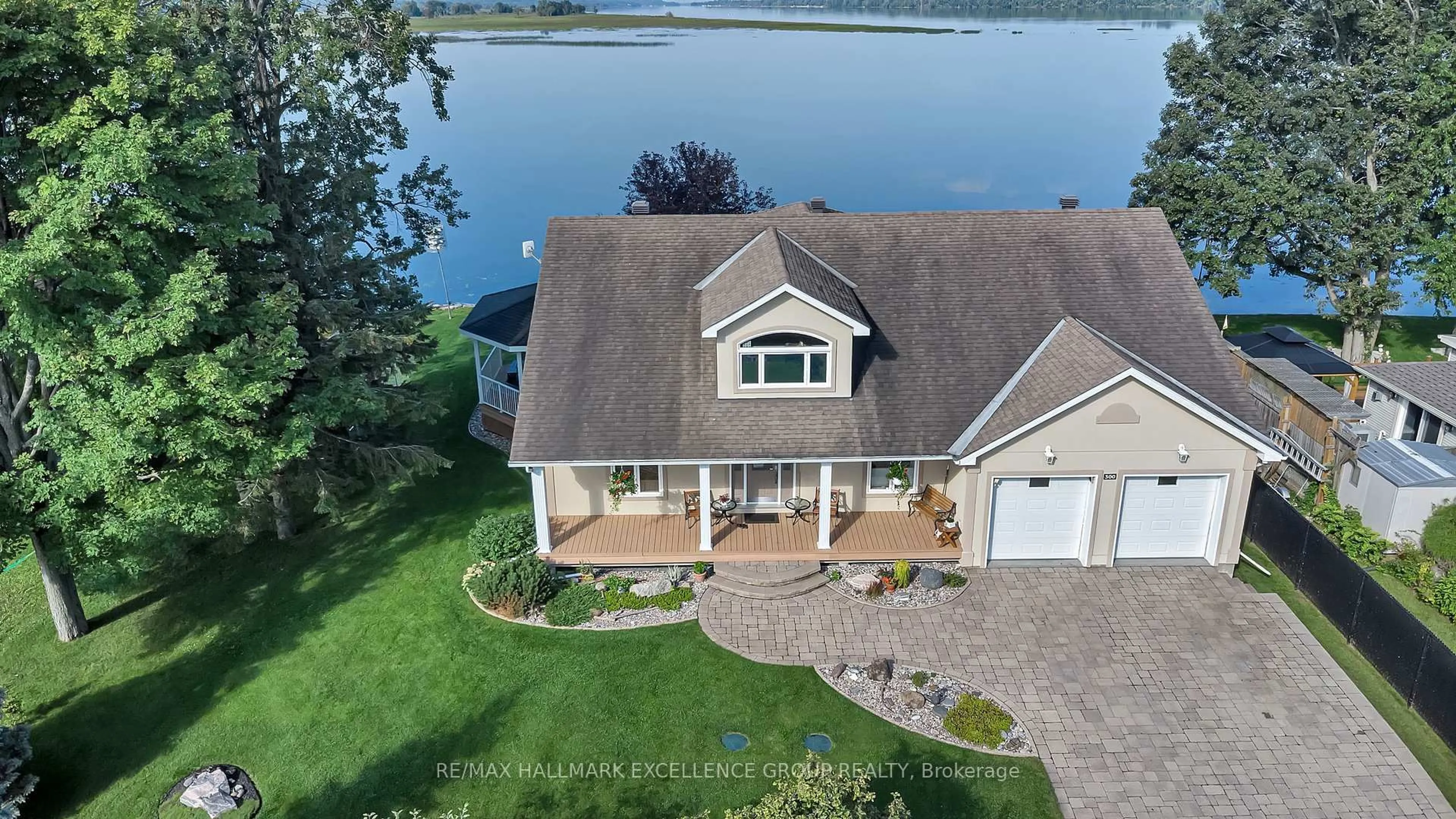 A pic from outside/outdoor area/front of a property/back of a property/a pic from drone, water/lake/river/ocean view for 300 Voisine Rd, Clarence-Rockland Ontario K4K 1A1