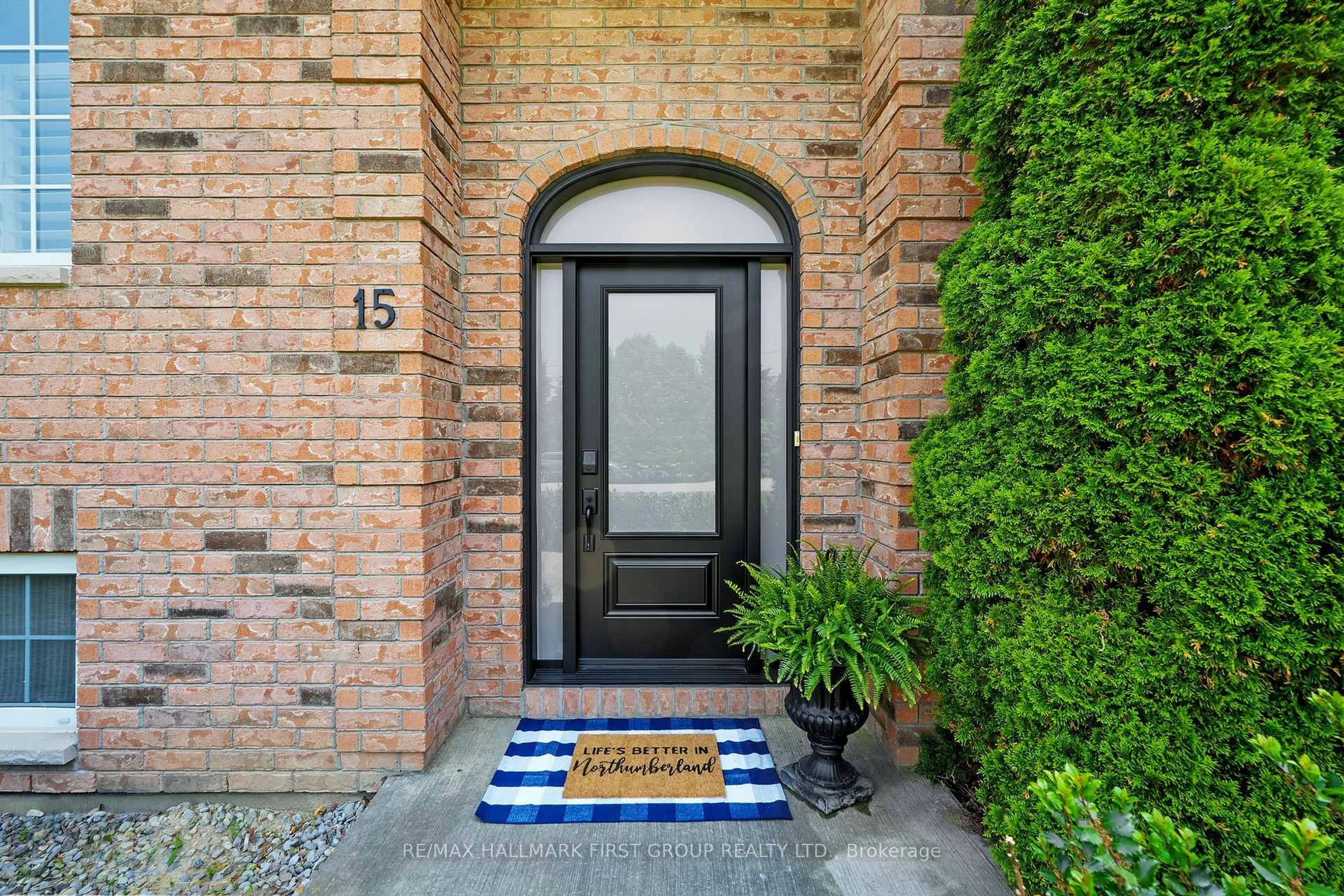 Indoor entryway for 15 Behan Rd, Cobourg Ontario K9A 4J7