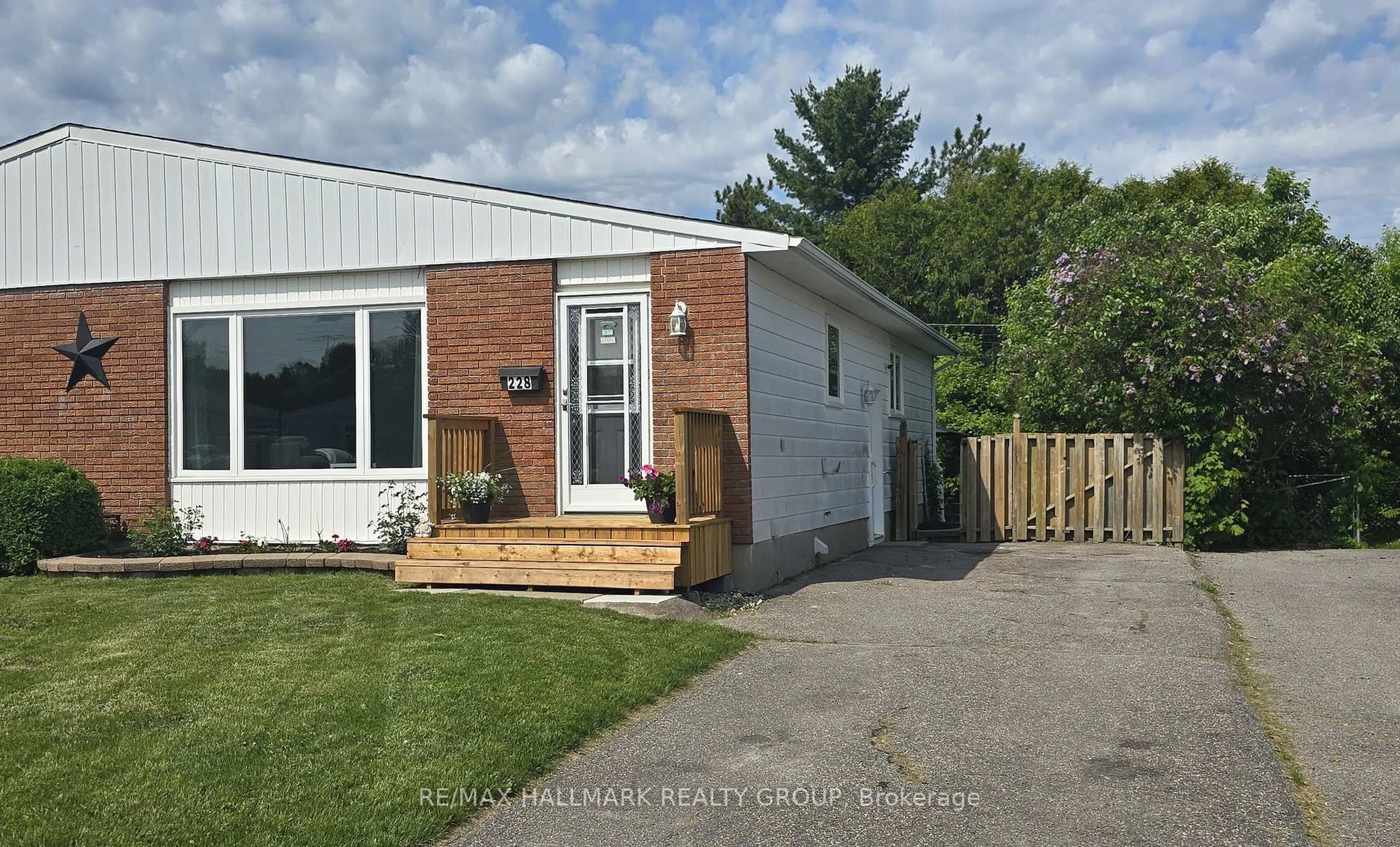 Unknown for 228 Airth Blvd, Renfrew Ontario K7V 2J8