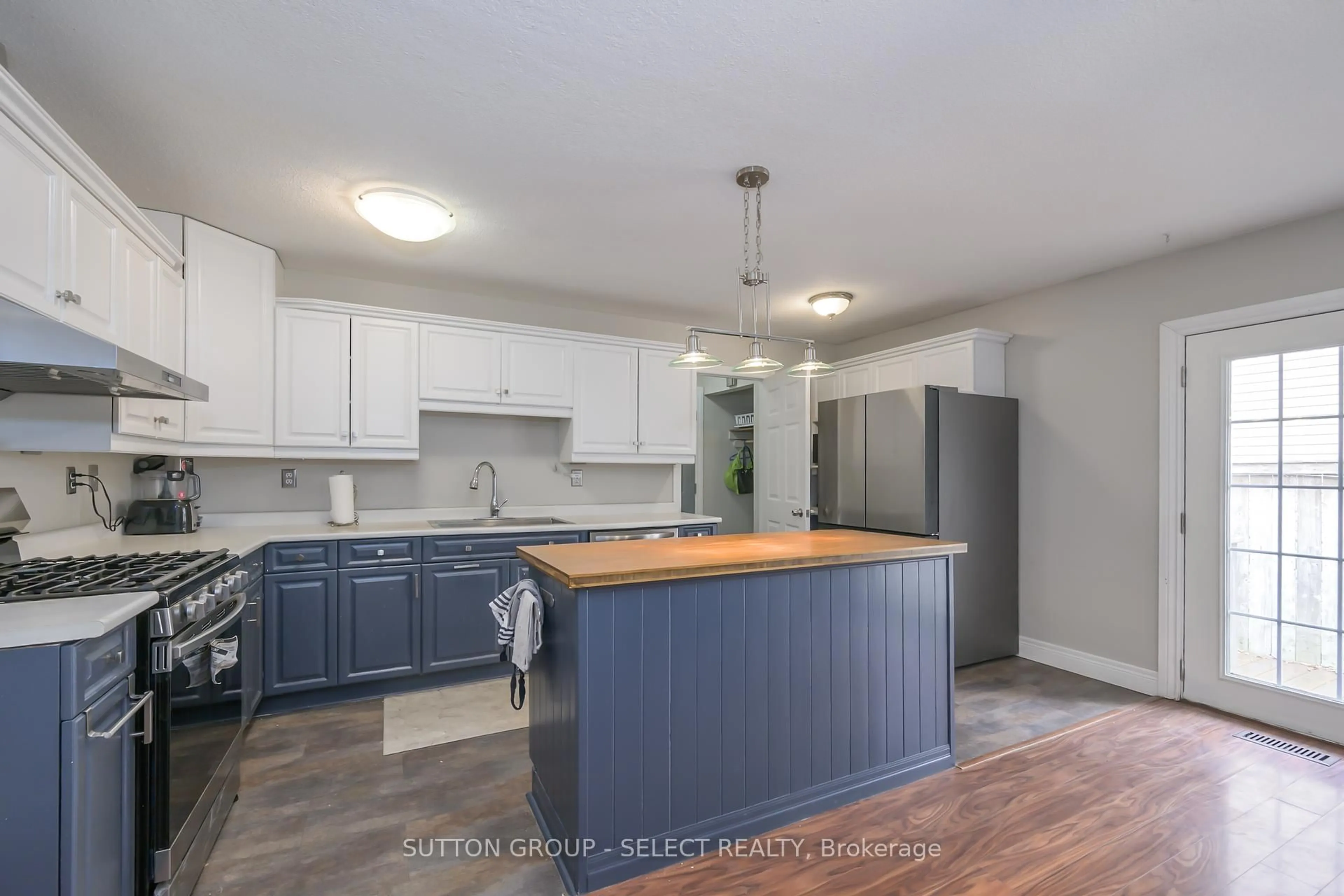 Open concept kitchen, unknown for 46 MONMORE Rd, London North Ontario N6G 2W6