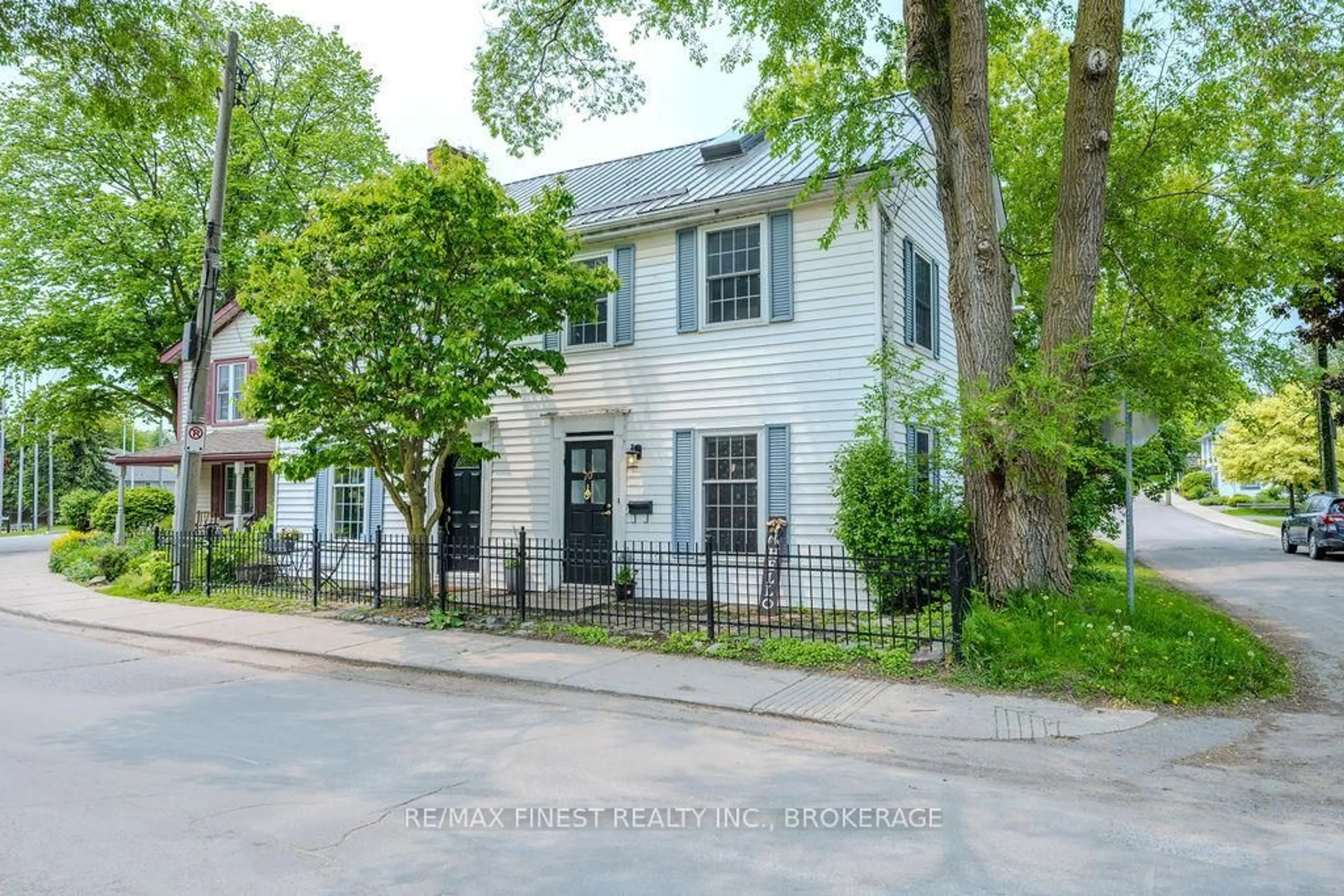 Unknown for 70 Yonge St, Kingston Ontario K7M 1E5