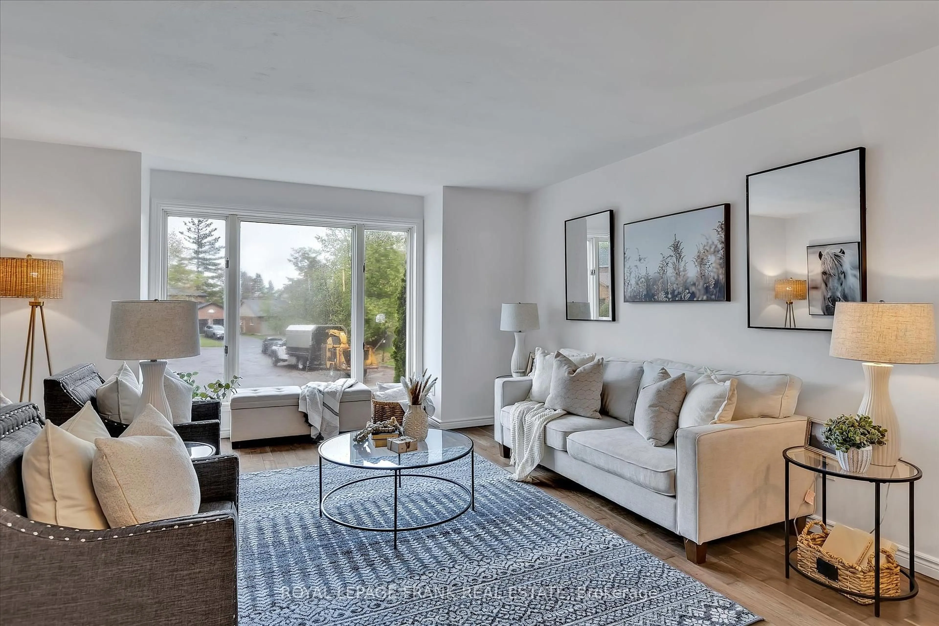 Living room with furniture, unknown for 17 Claudette Crt, Peterborough West Ontario K9J 7Y7