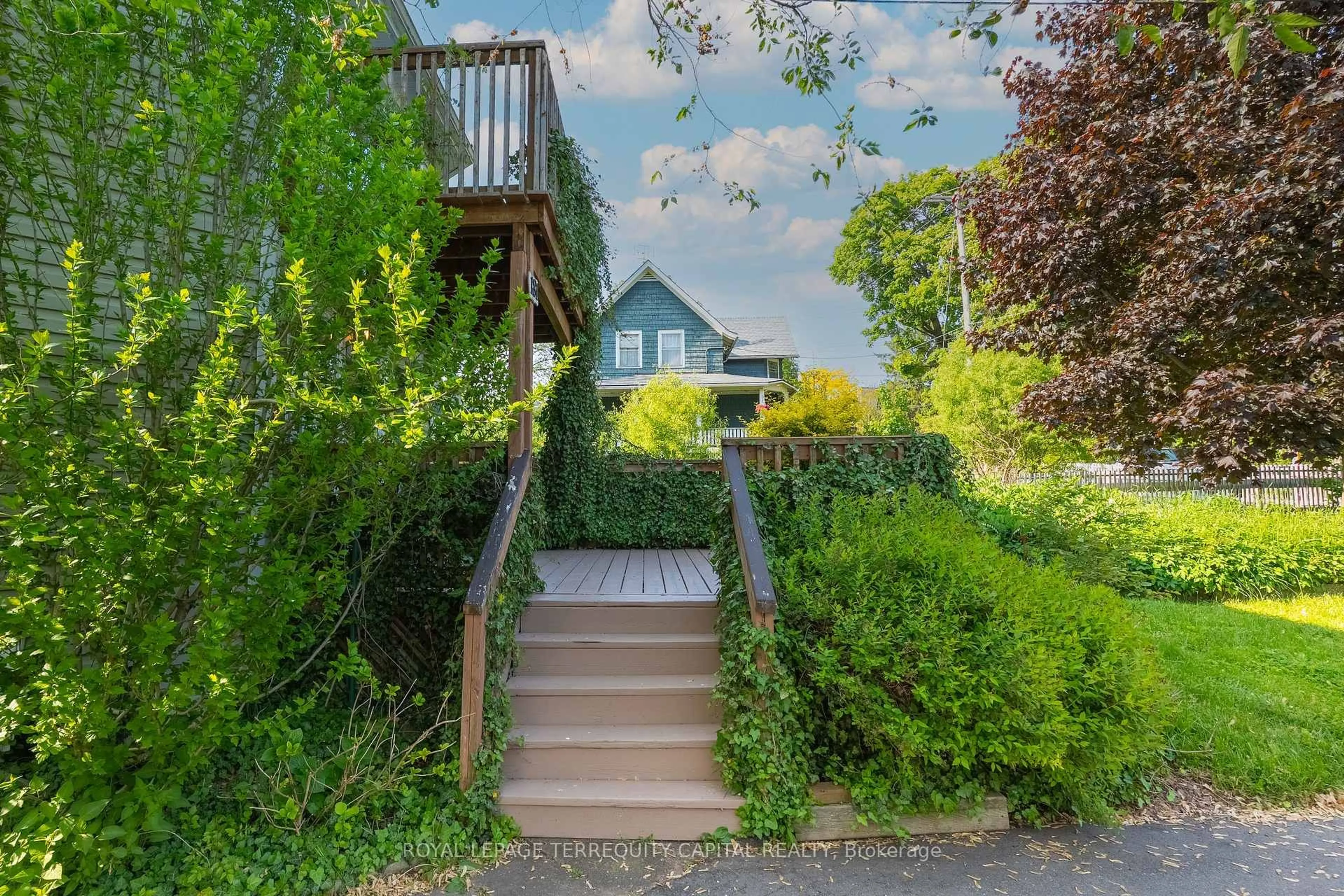 Stairs for 181 Derby Rd, Fort Erie Ontario L0S 1B0