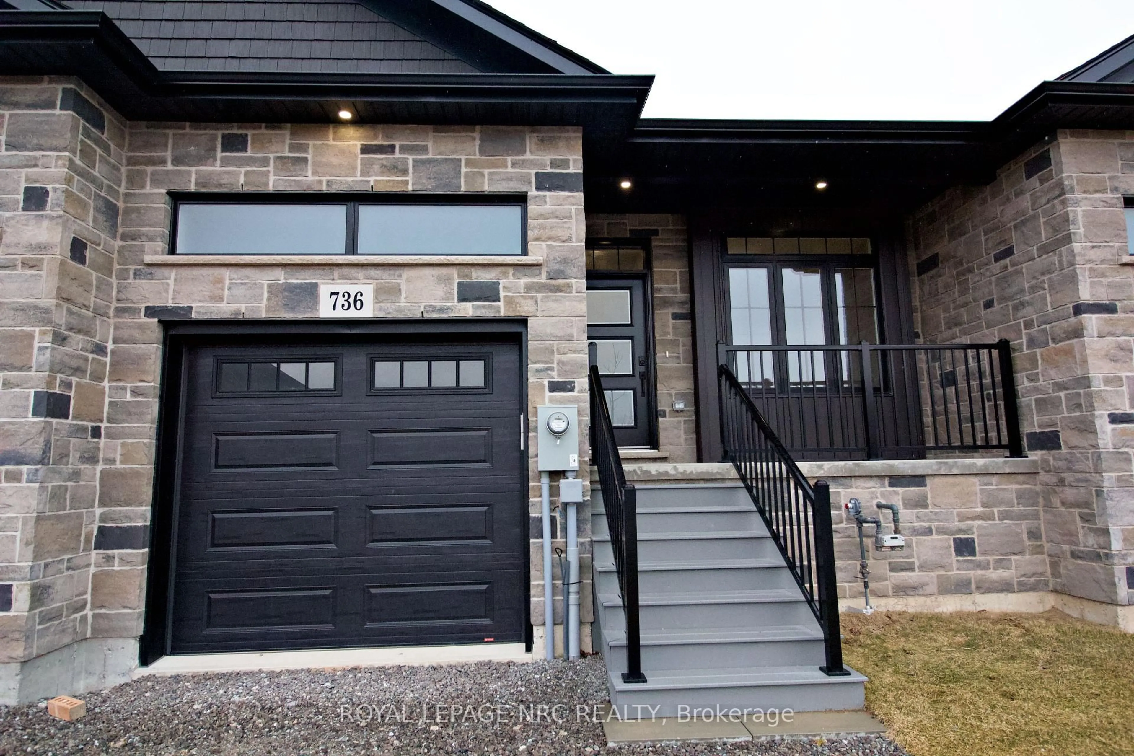 Home with brick exterior material, street for 736 Clarence St, Port Colborne Ontario L3K 0A8