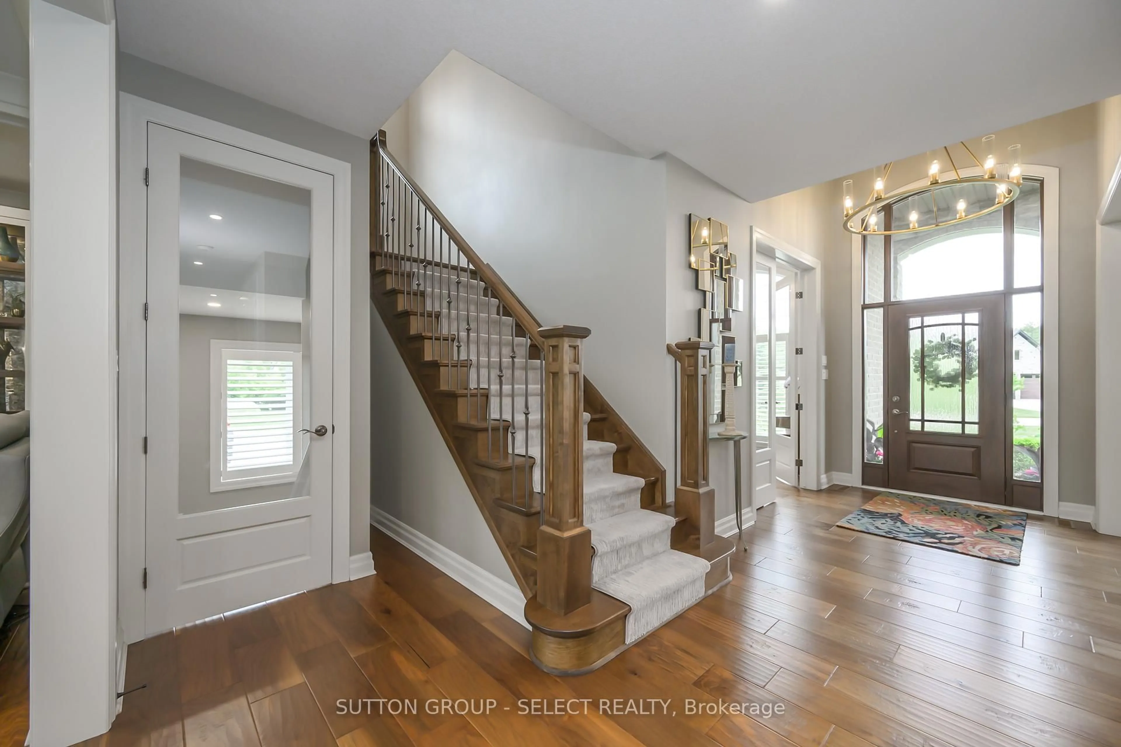 Indoor entryway for 1962 Kilgorman Way, London South Ontario N6K 0G6