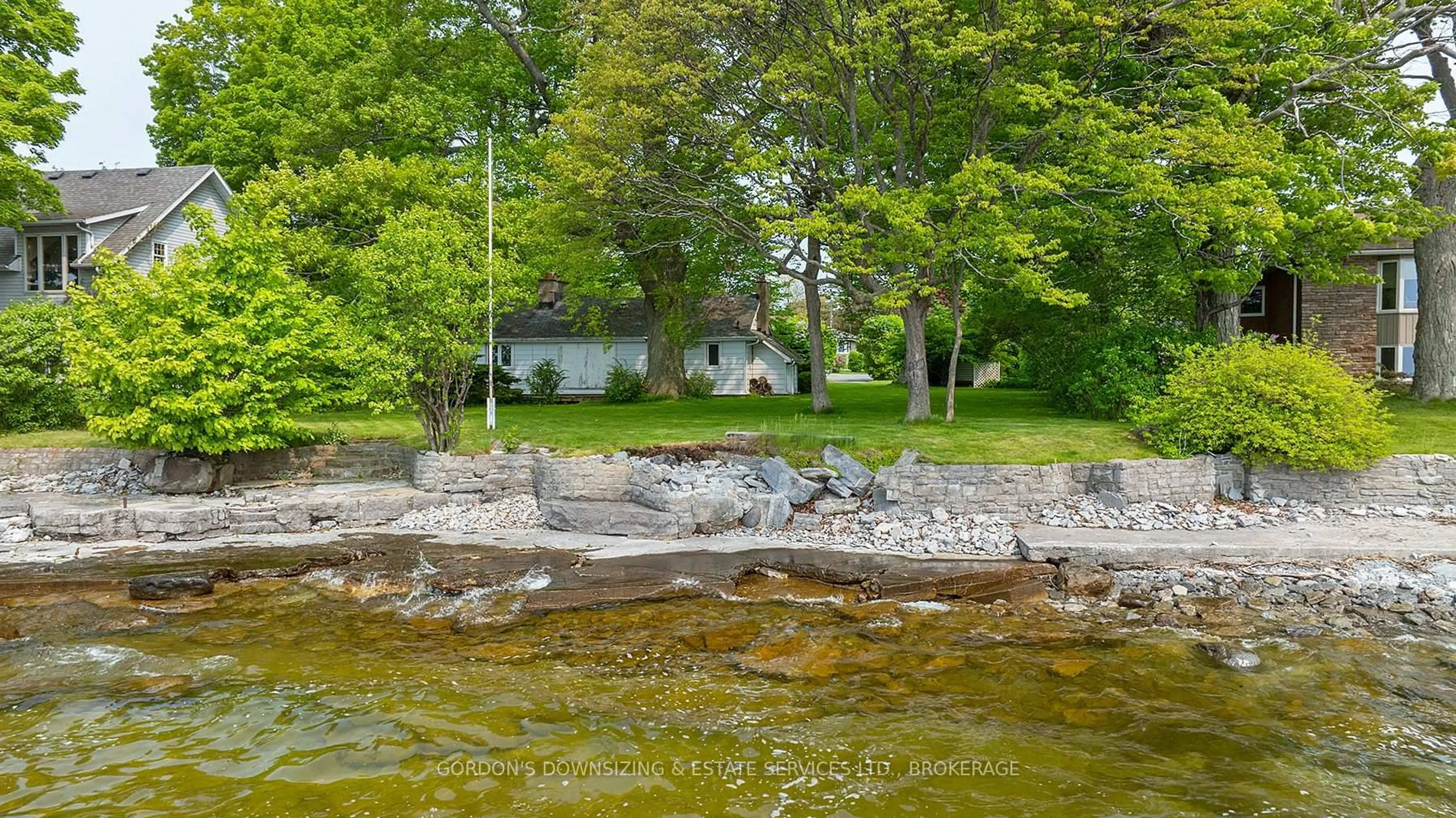 Unknown for 10 Lakeshore Blvd, Kingston Ontario K7M 4J6
