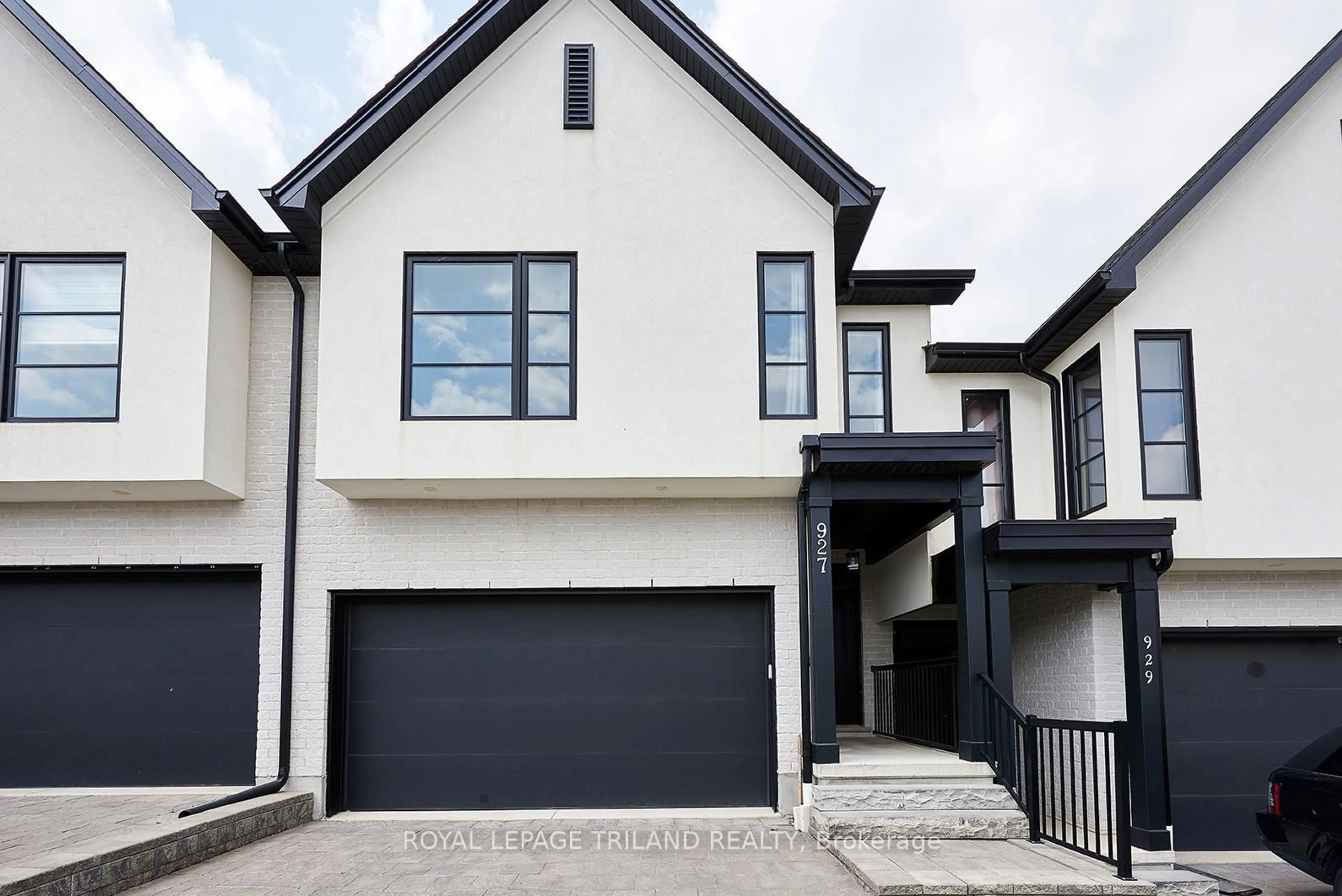 Unknown for 927 Upper Point Ave, London South Ontario N6K 0L1