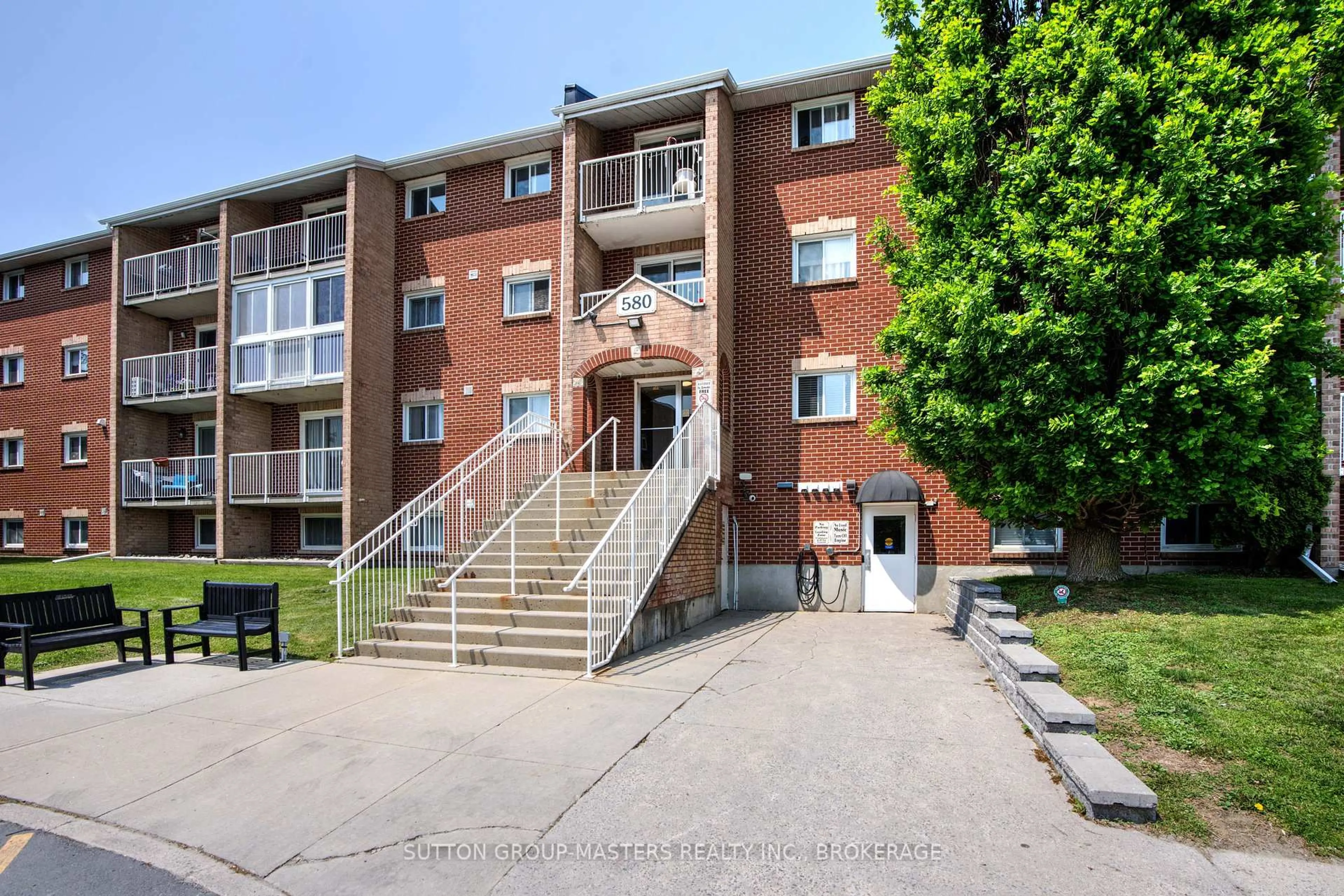 Patio, street for 580 Armstrong Rd, Kingston Ontario K7M 8M3
