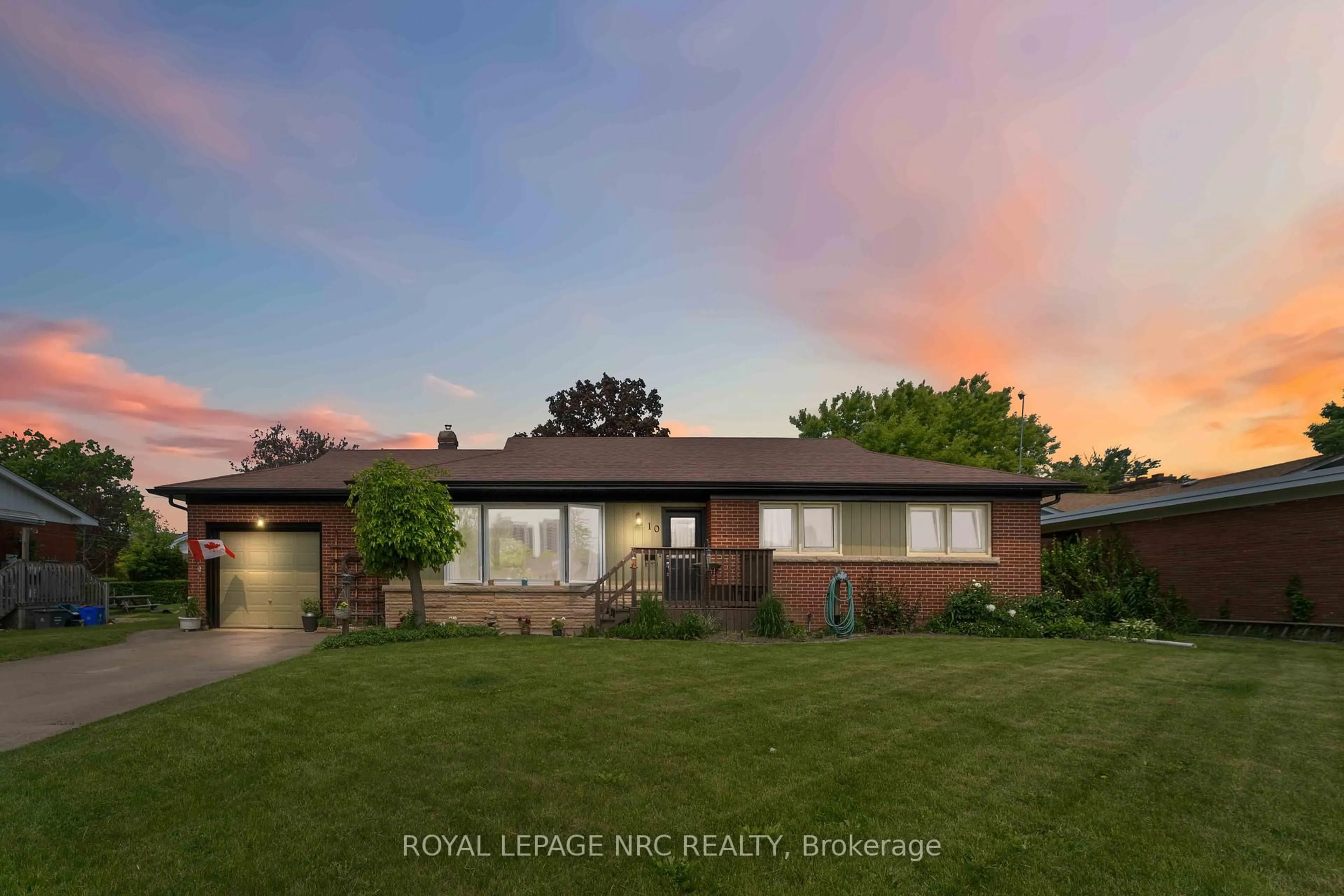 Home with brick exterior material, street for 10 Riverview Blvd, St. Catharines Ontario L2T 3L6