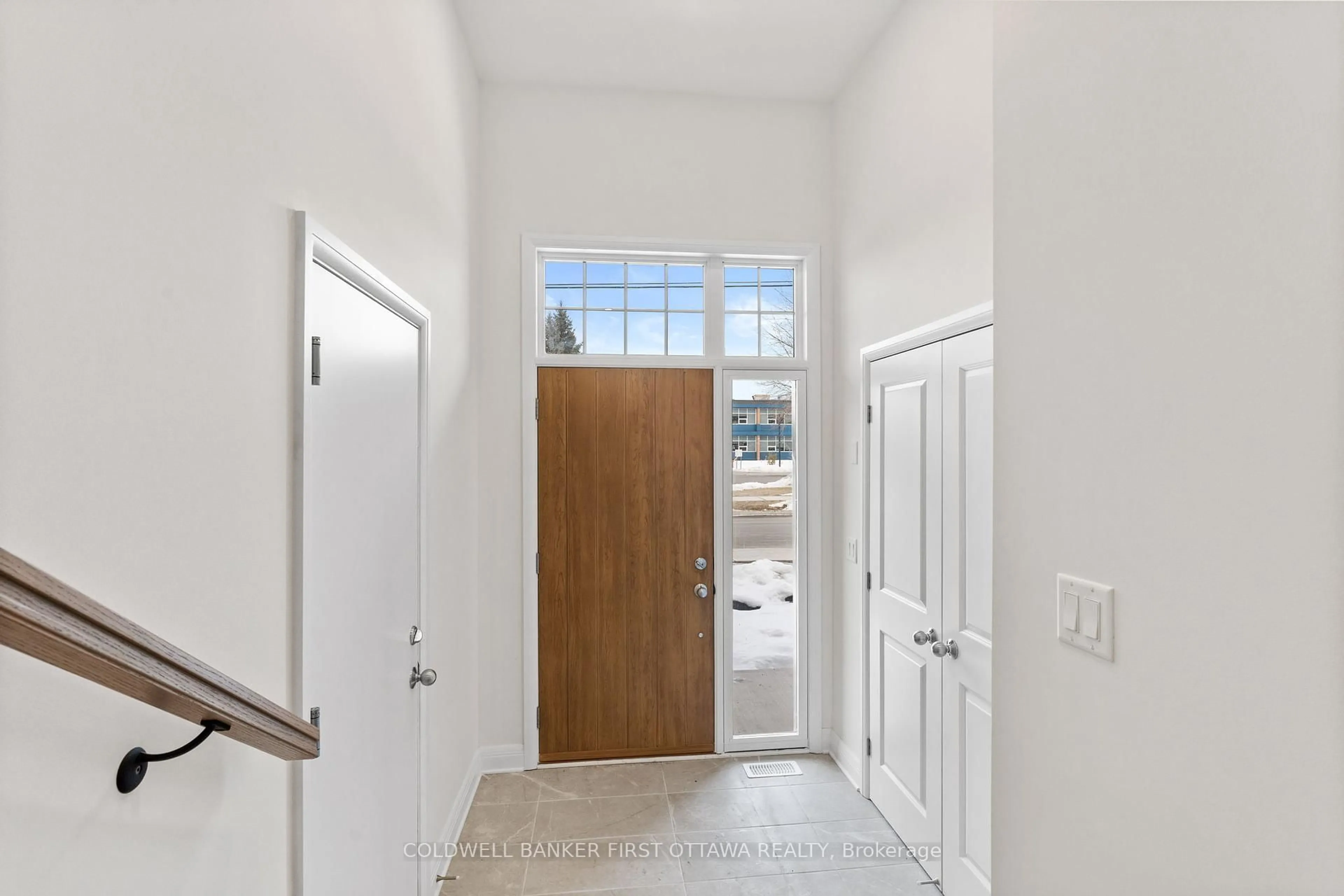 Indoor entryway for 1326 WHITLOW GRASS Way, Kanata Ontario K2W 0N5