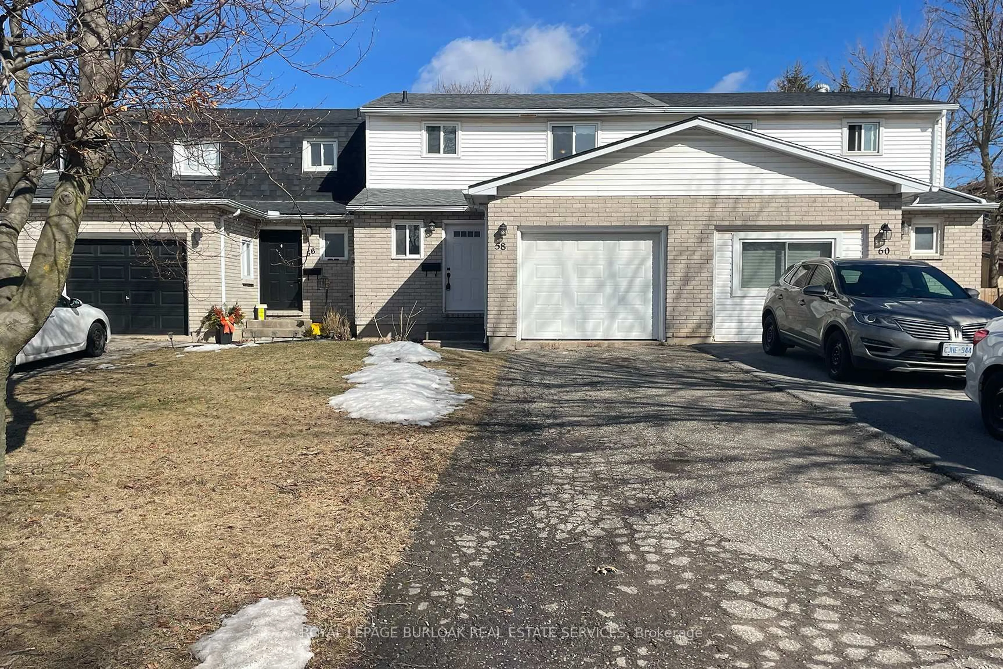 A pic from outside/outdoor area/front of a property/back of a property/a pic from drone, street for 58 Romy Cres, Thorold Ontario L2V 4T6