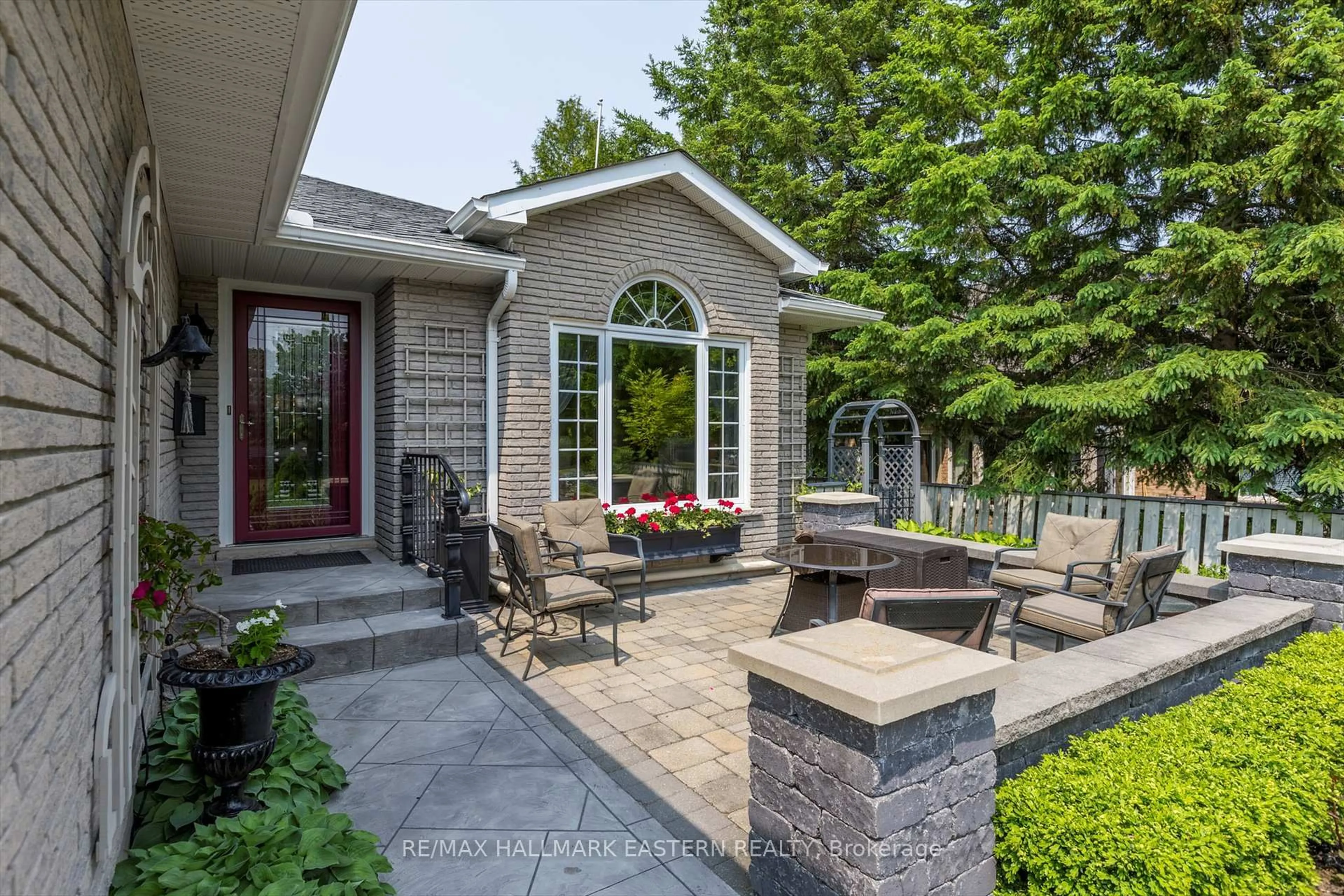 Patio, street for 1886 Cherryhill Rd, Peterborough West Ontario K9K 2E3