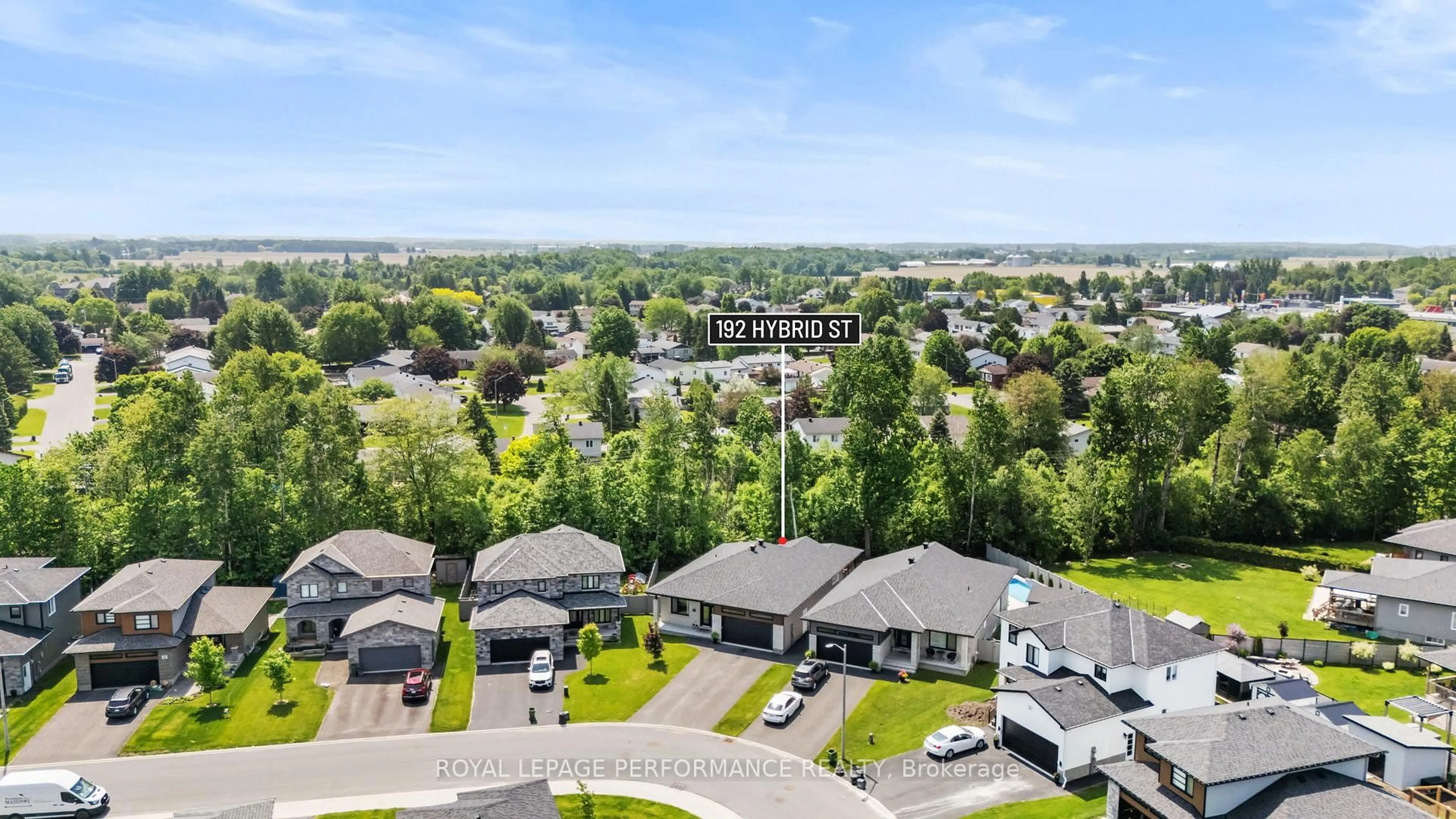 A pic from outside/outdoor area/front of a property/back of a property/a pic from drone, unknown for 192 Hybrid St, Russell Ontario K0A 1W0