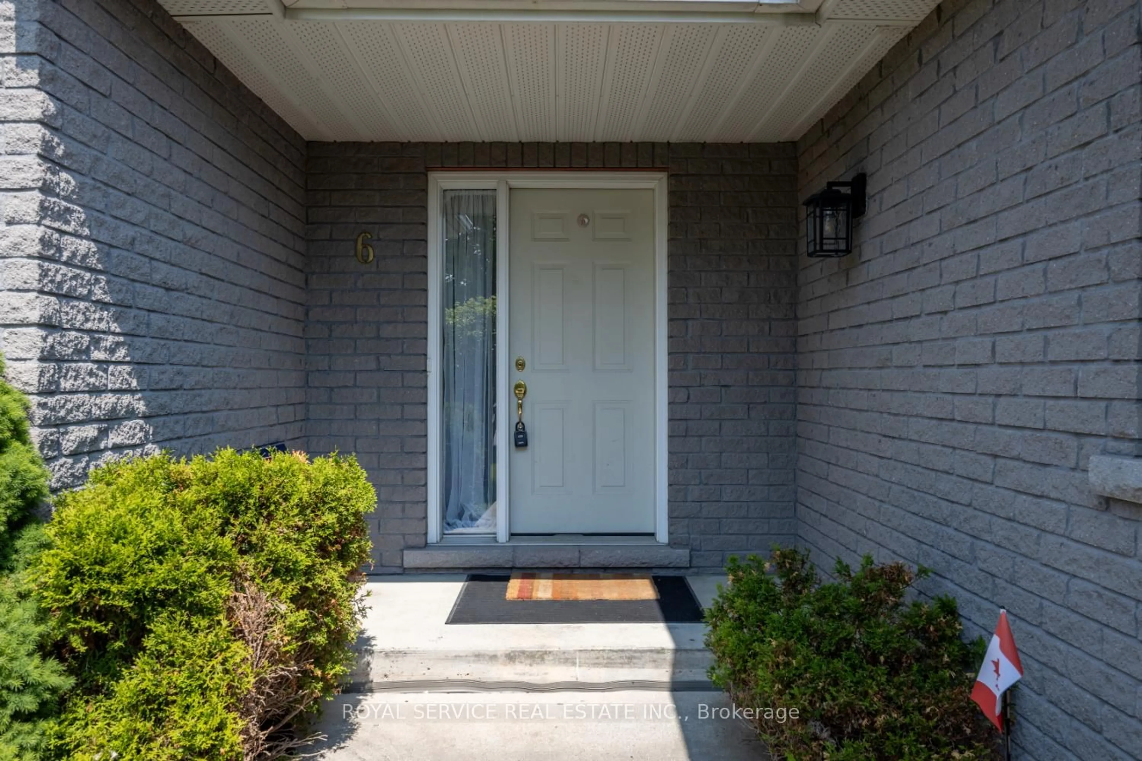 Indoor entryway for 6 Jane's Crt, Cramahe Ontario K0K 1S0