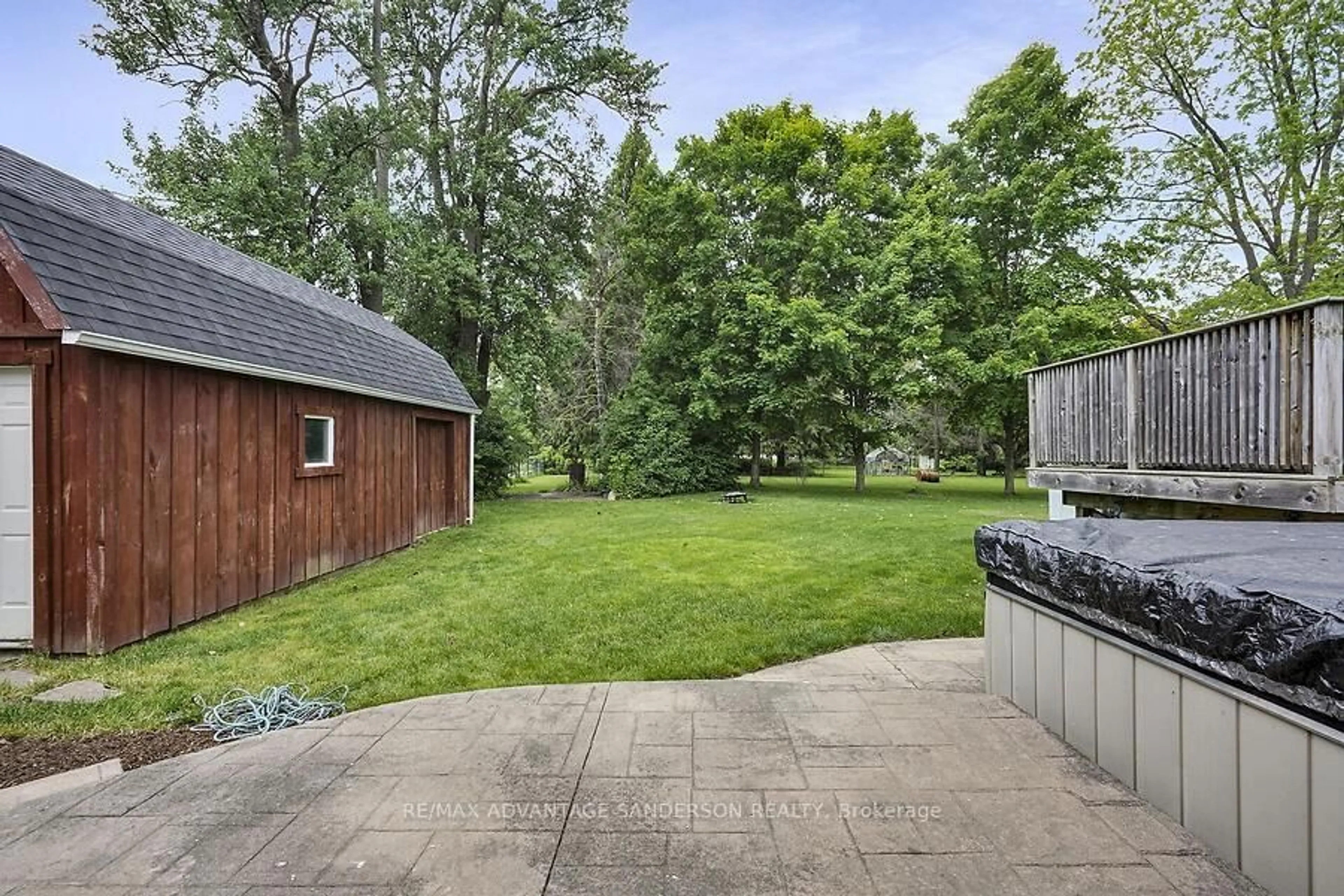 Patio, unknown for 1400 Rabbitwood Crt, North Middlesex Ontario N0M 1A0