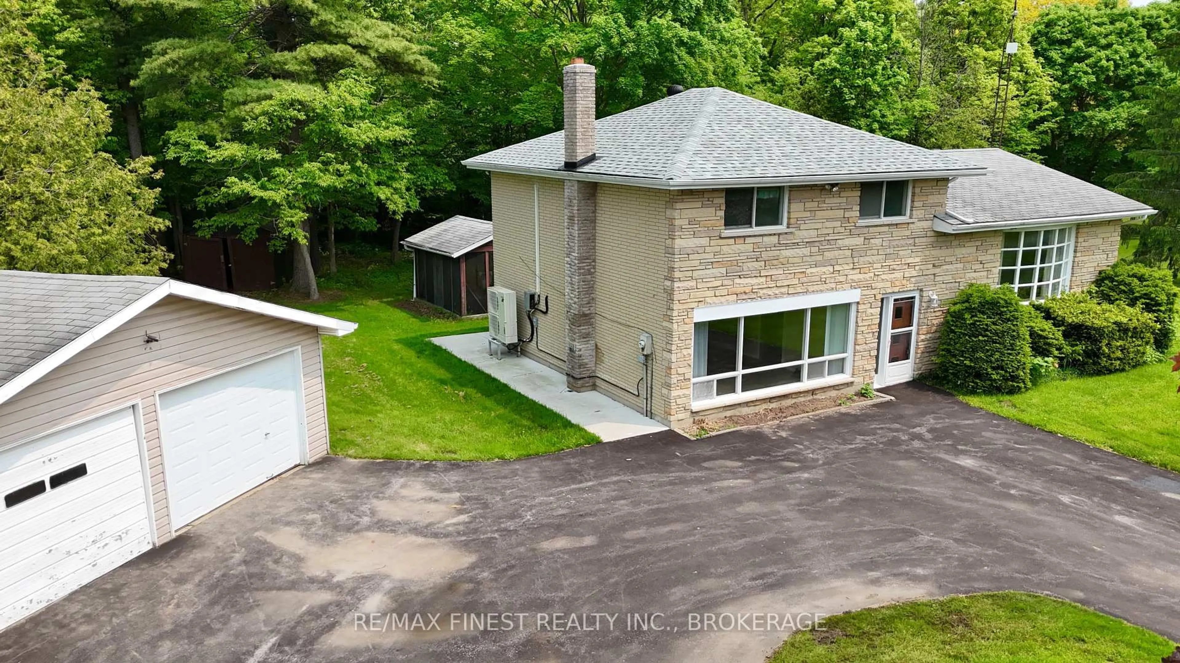 A pic from outside/outdoor area/front of a property/back of a property/a pic from drone, unknown for 3136 Highway 38, Mcdonalds Corners Ontario K0H 1M0