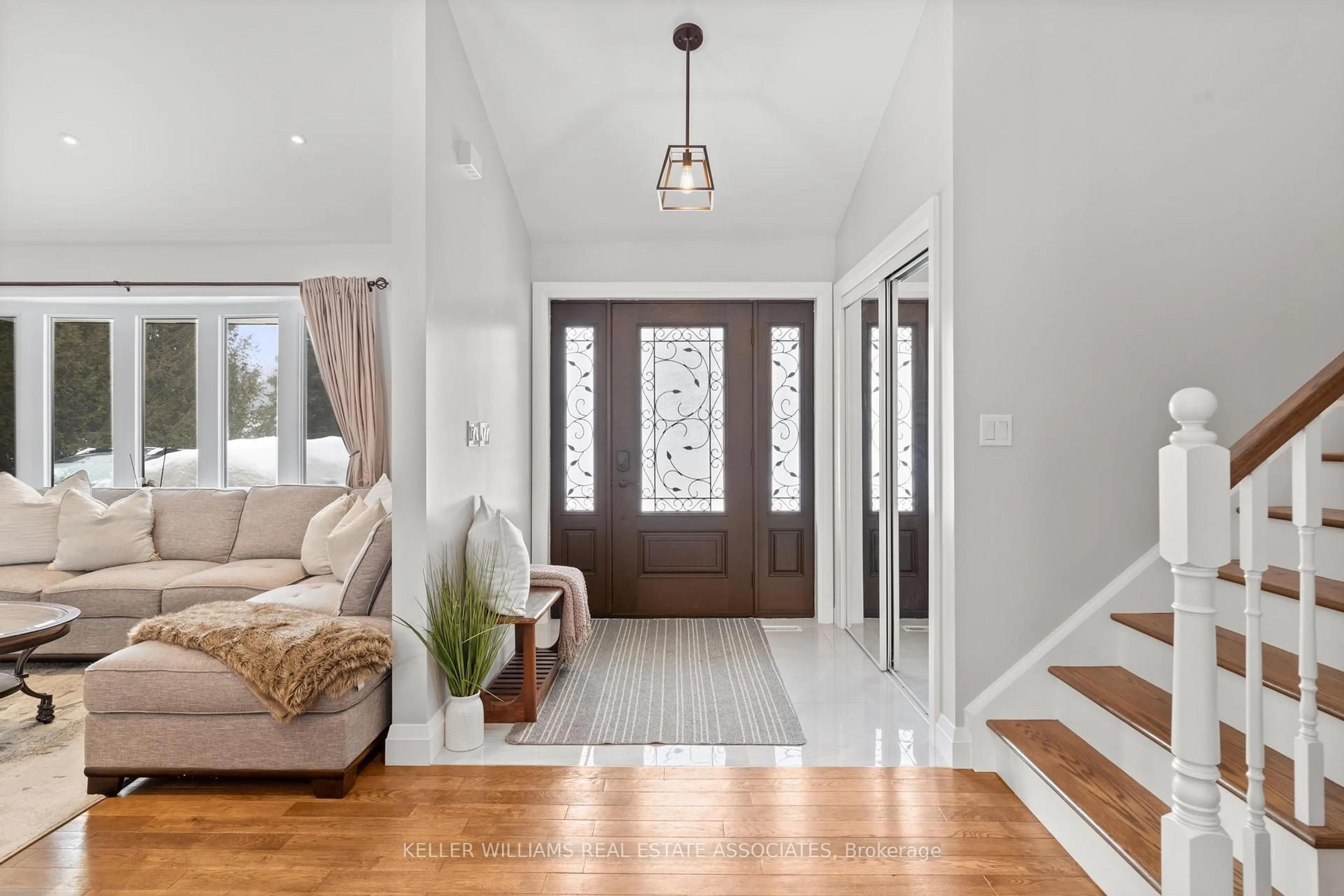 Indoor entryway for 18 McKibbon Ave, Amaranth Ontario L9W 5M2