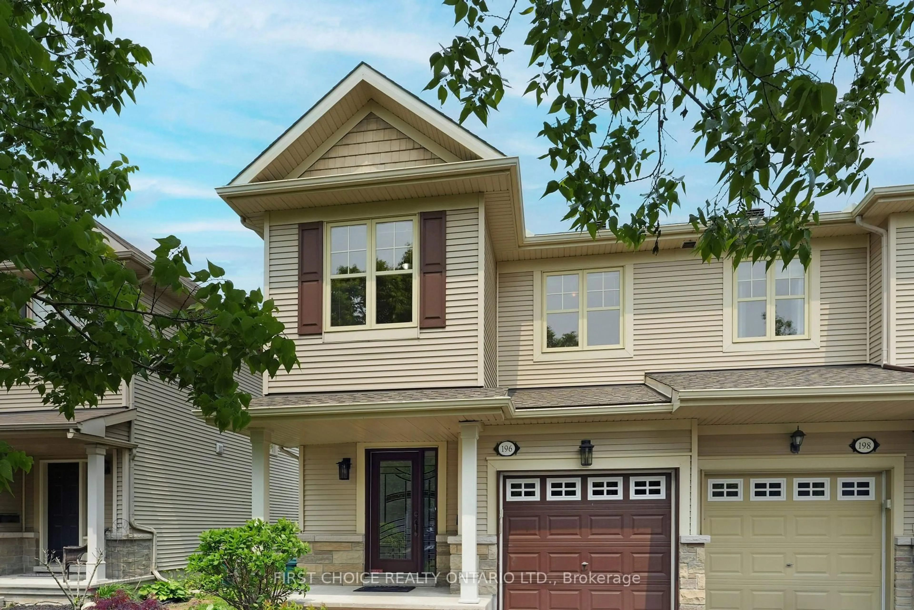 Home with vinyl exterior material, street for 196 Trail Side Circ, Orleans Ontario K4A 5B4