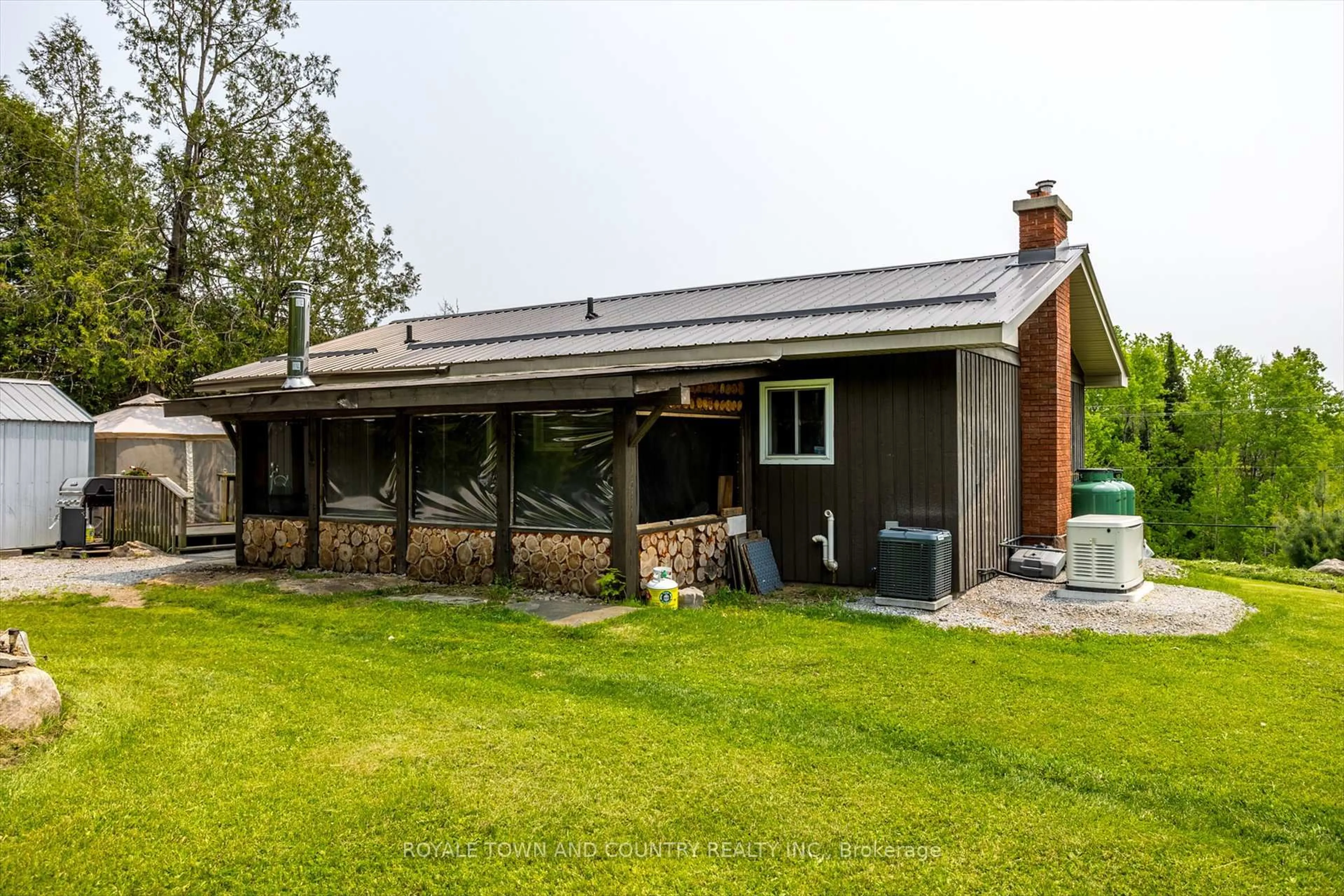 Patio, building for 1042 Tweed Dr, Highlands East Ontario K0M 1R0