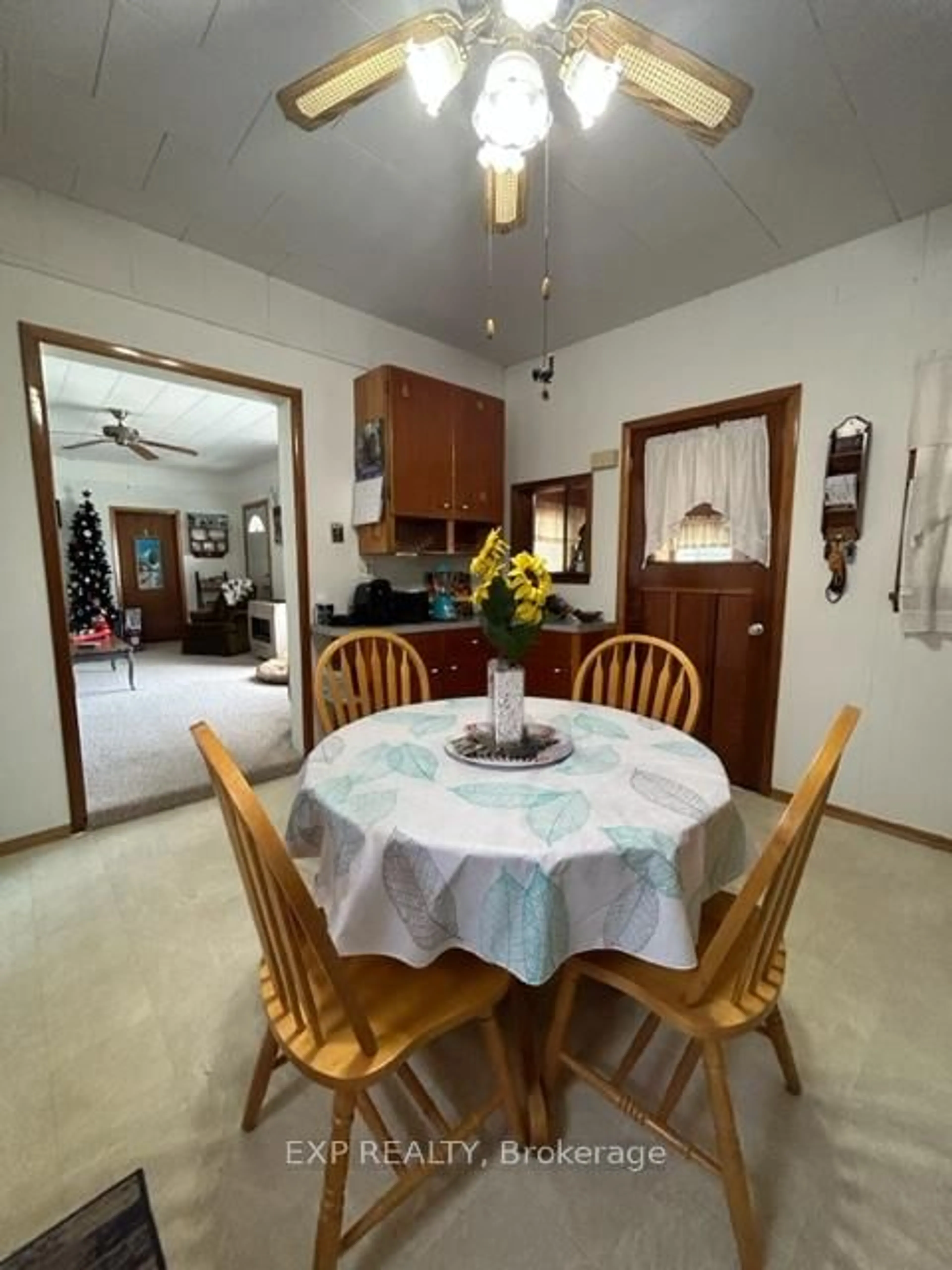 Dining room, unknown for 16 Berry St, Chatham-Kent Ontario N7M 3B1