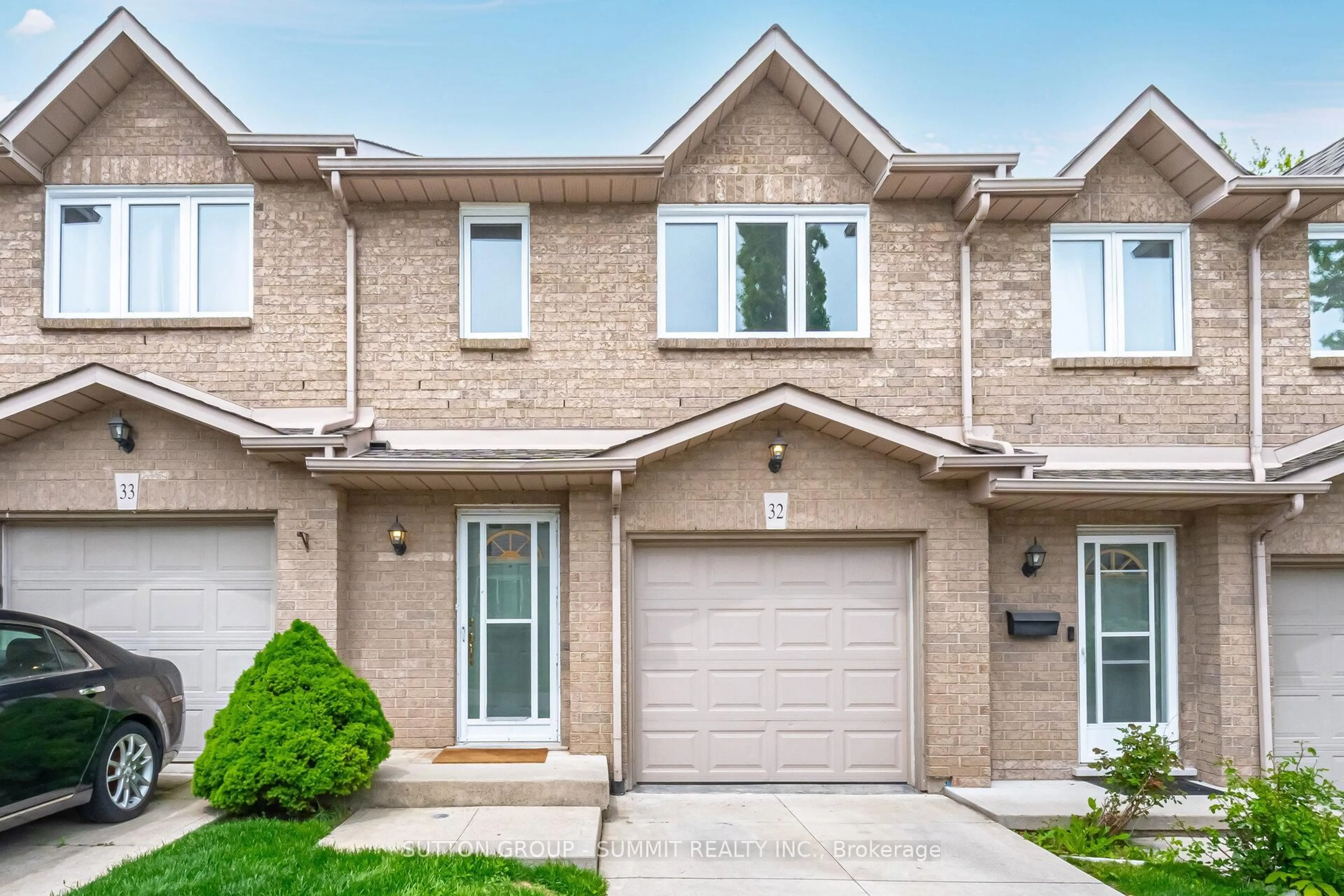 Home with brick exterior material, street for 1809 Upper Wentworth St #32, Hamilton Ontario L9B 2R9