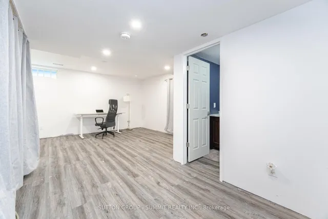Additional property image - 1809 Upper Wentworth St Unit 32