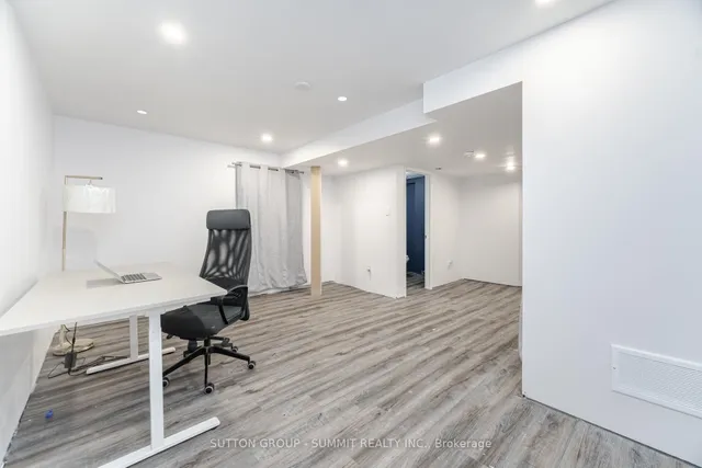 Additional property image - 1809 Upper Wentworth St Unit 32