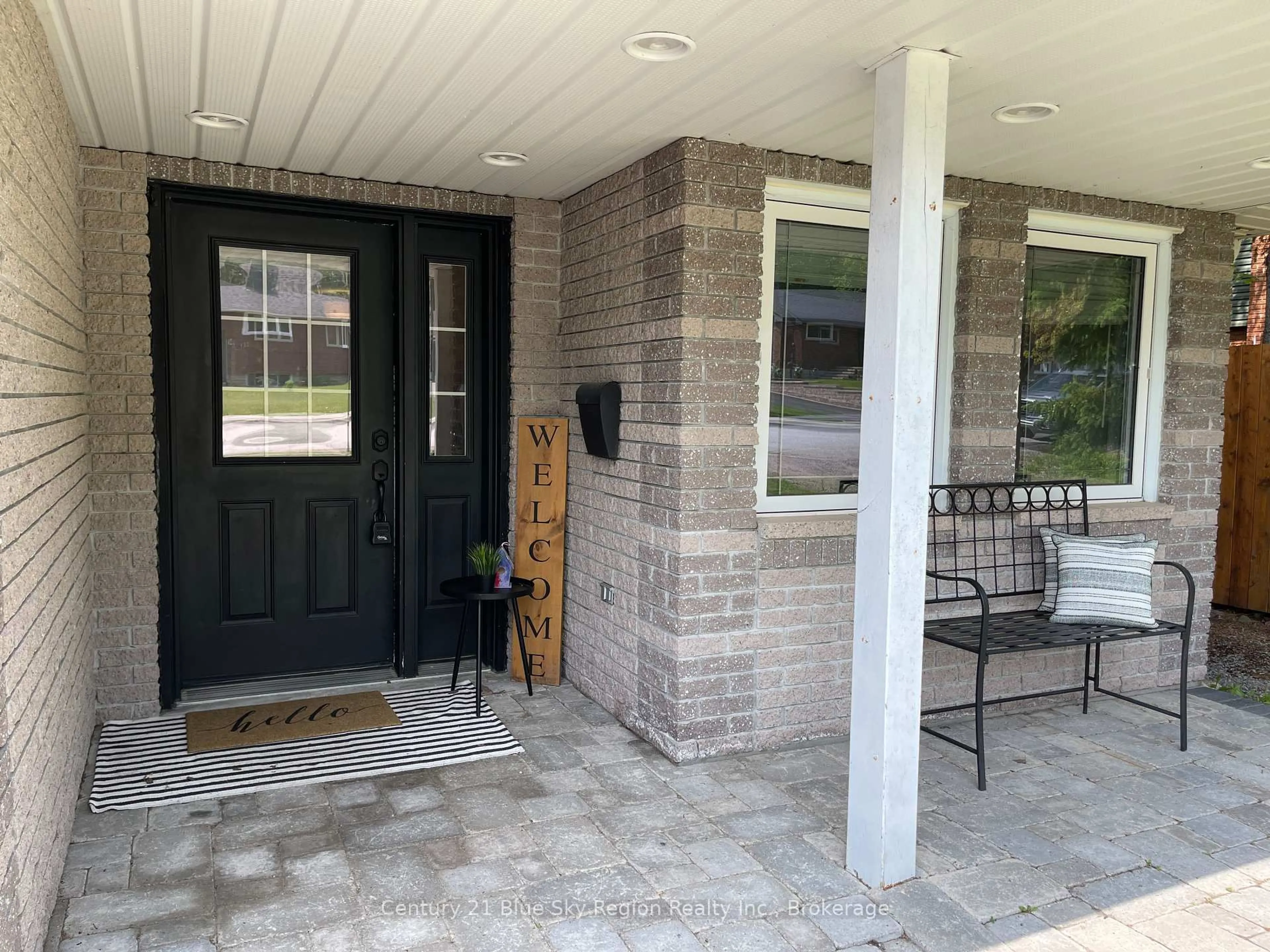 Indoor entryway for 291 GREENHILL Ave, North Bay Ontario P1C 1J1