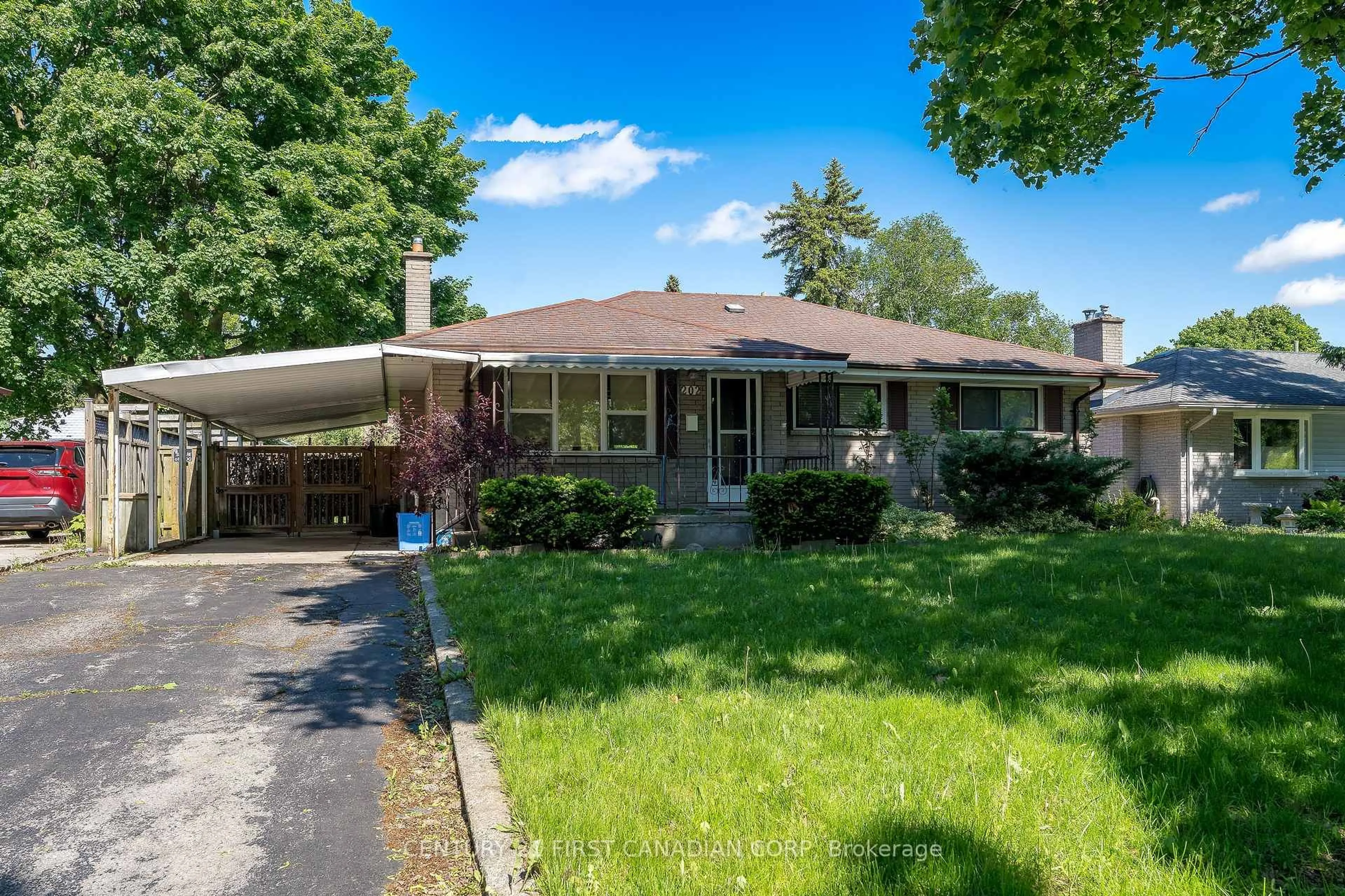 Unknown for 202 Renfro Cres, London South Ontario N5Z 3B7