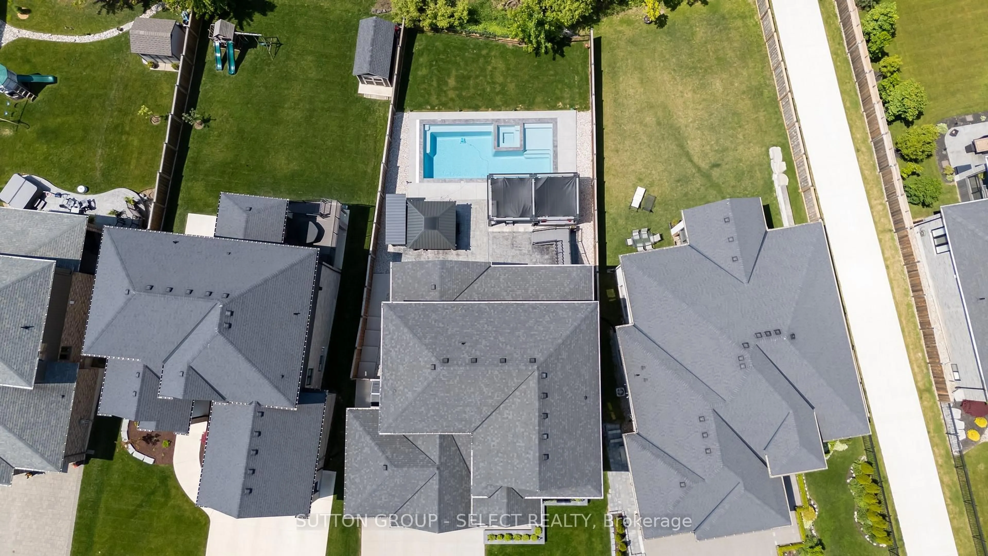 A pic from outside/outdoor area/front of a property/back of a property/a pic from drone, unknown for 307 Songbird Lane, Middlesex Centre Ontario N0M 2A0