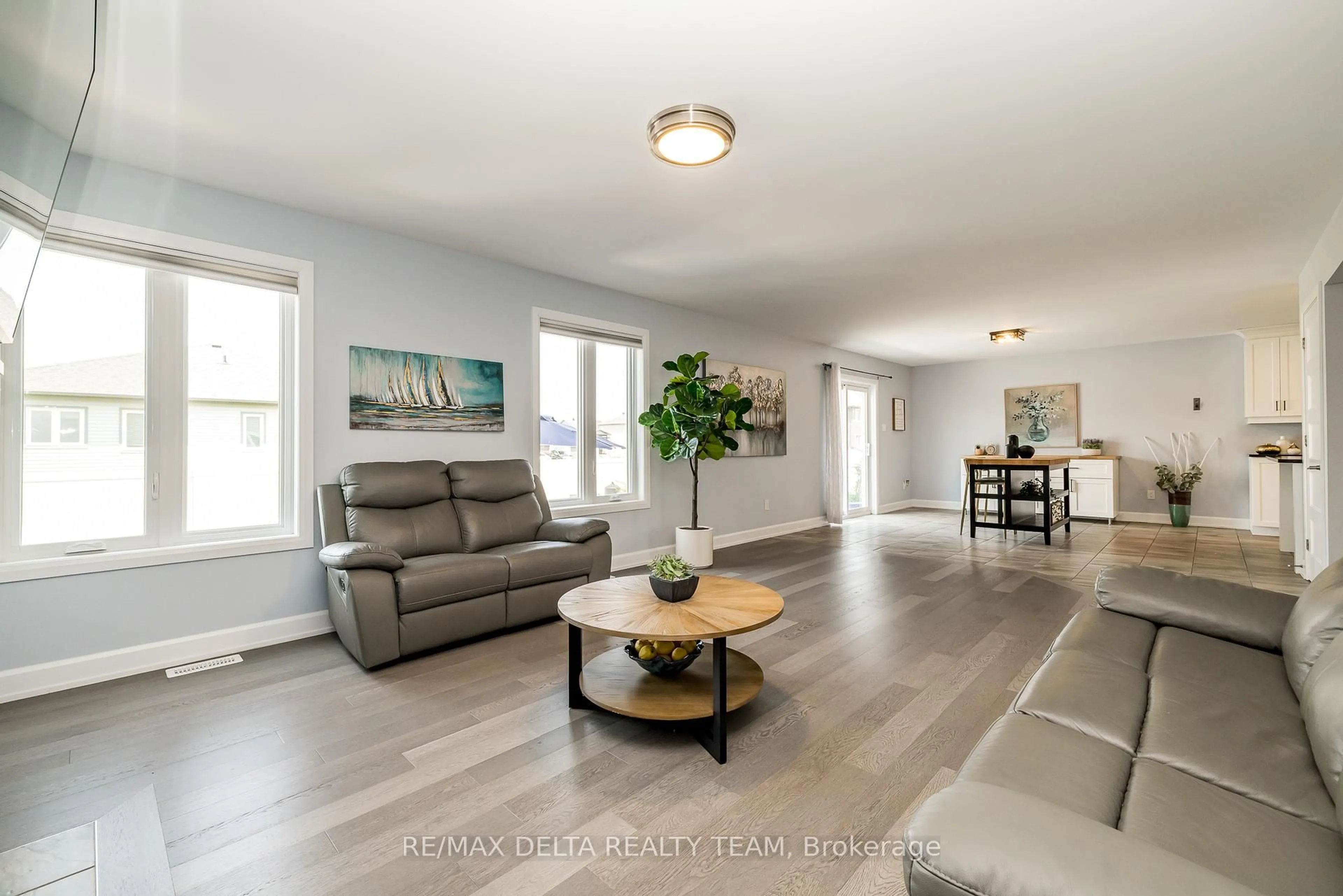 Living room with furniture, unknown for 223 Station Tr, Russell Ontario K4R 0C9