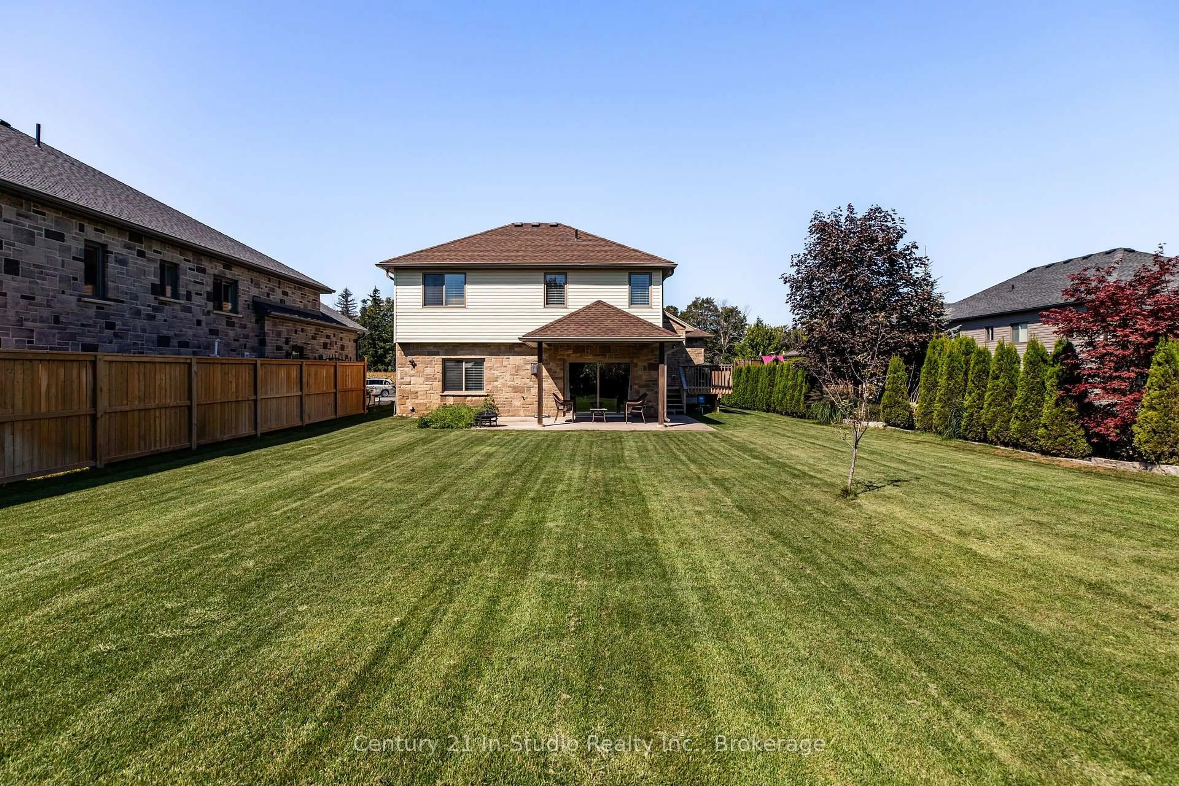 A pic from outside/outdoor area/front of a property/back of a property/a pic from drone, unknown for 439 Ridge St, Saugeen Shores Ontario N0H 2C1