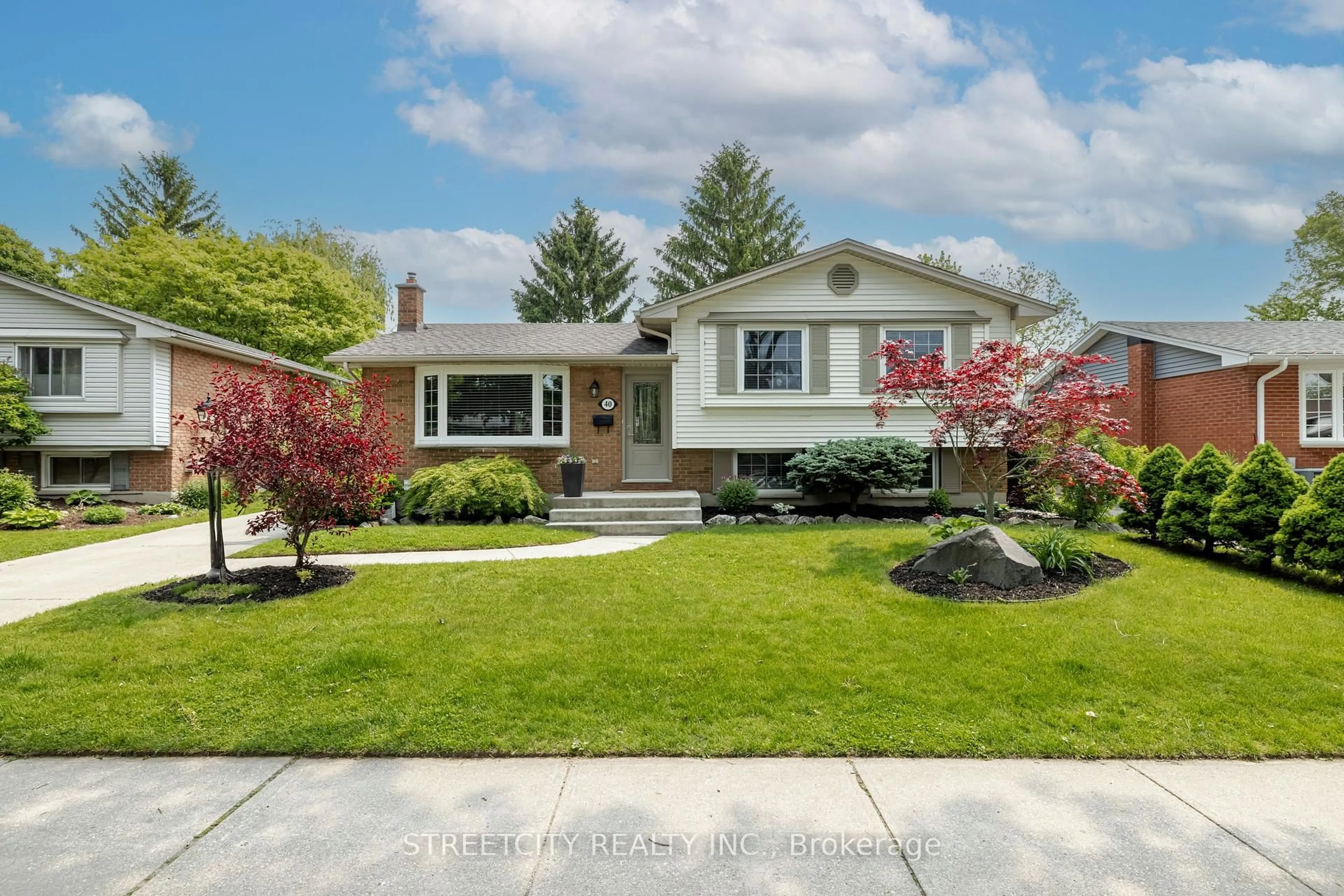 Home with vinyl exterior material, street for 40 St Lawrence Blvd, London South Ontario N6J 2X1